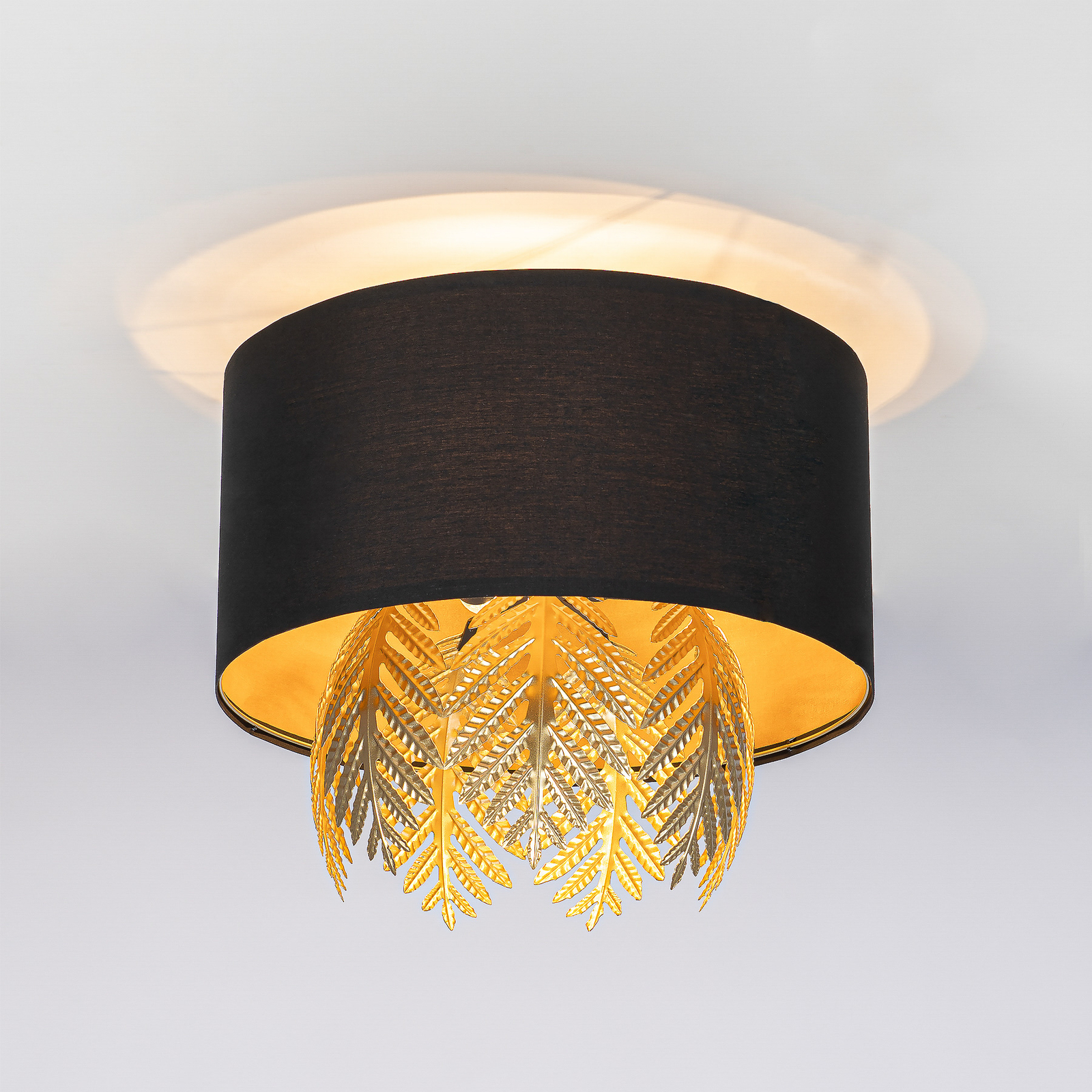 Plafondlamp in stof van Lucande Malviras met bladdecoratie
