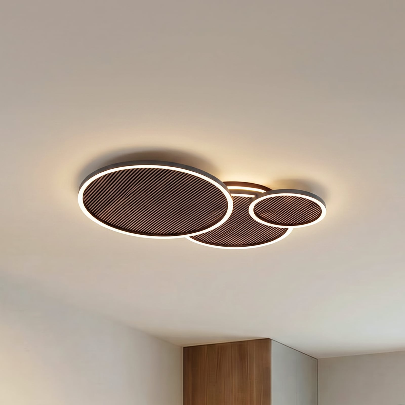 Lucande LED mennyezeti világítás Orven, fekete/fa, 80 cm, dimmelhető