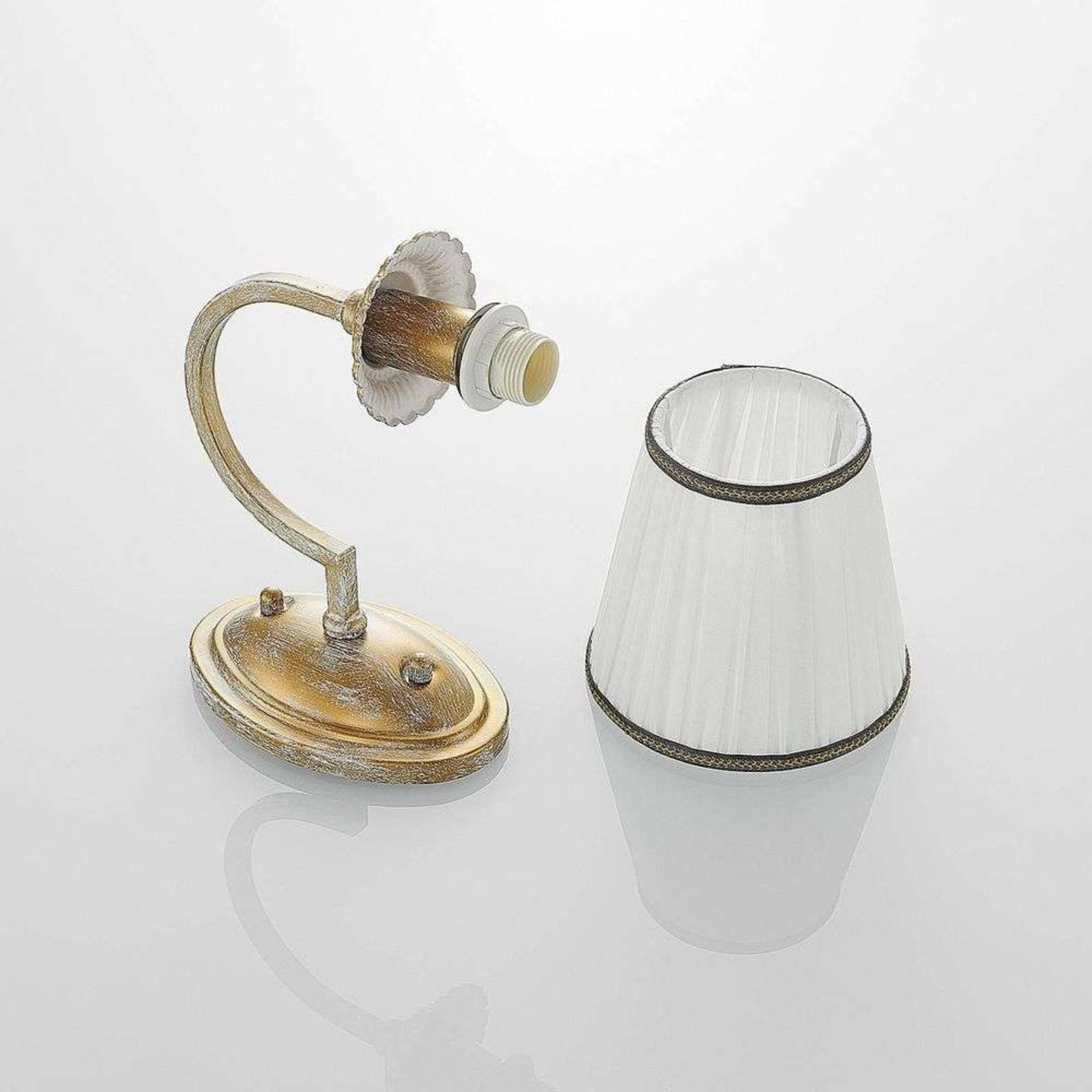 Lumiel Wall Lamp Antique Brass/Cream - Lindby