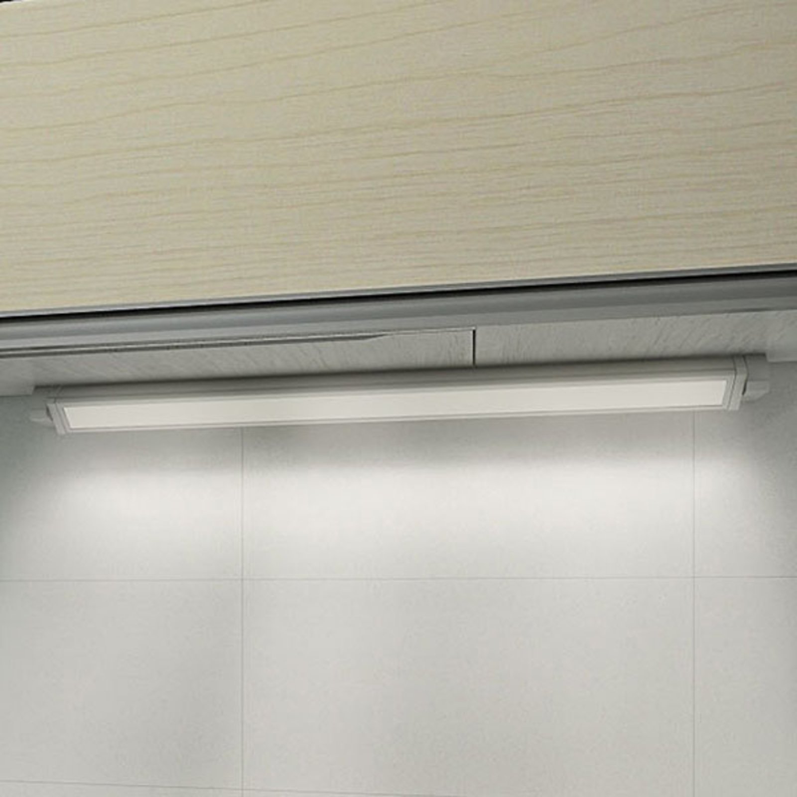 Ytmonterad LED-möbellampa 957, längd 77 cm