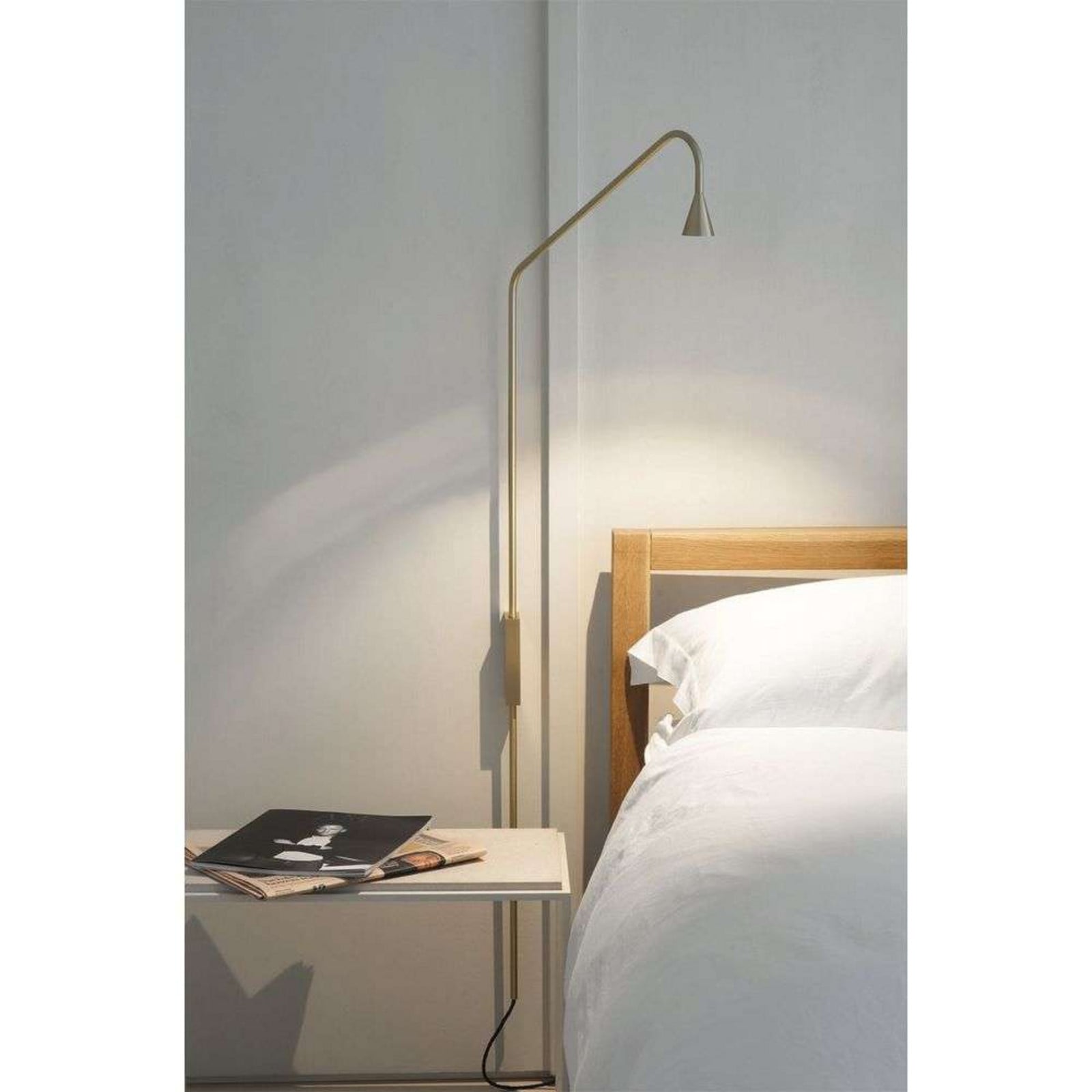 Austere Væglampe Touch Plug Dim White Trizo21 - Stue - Messing
