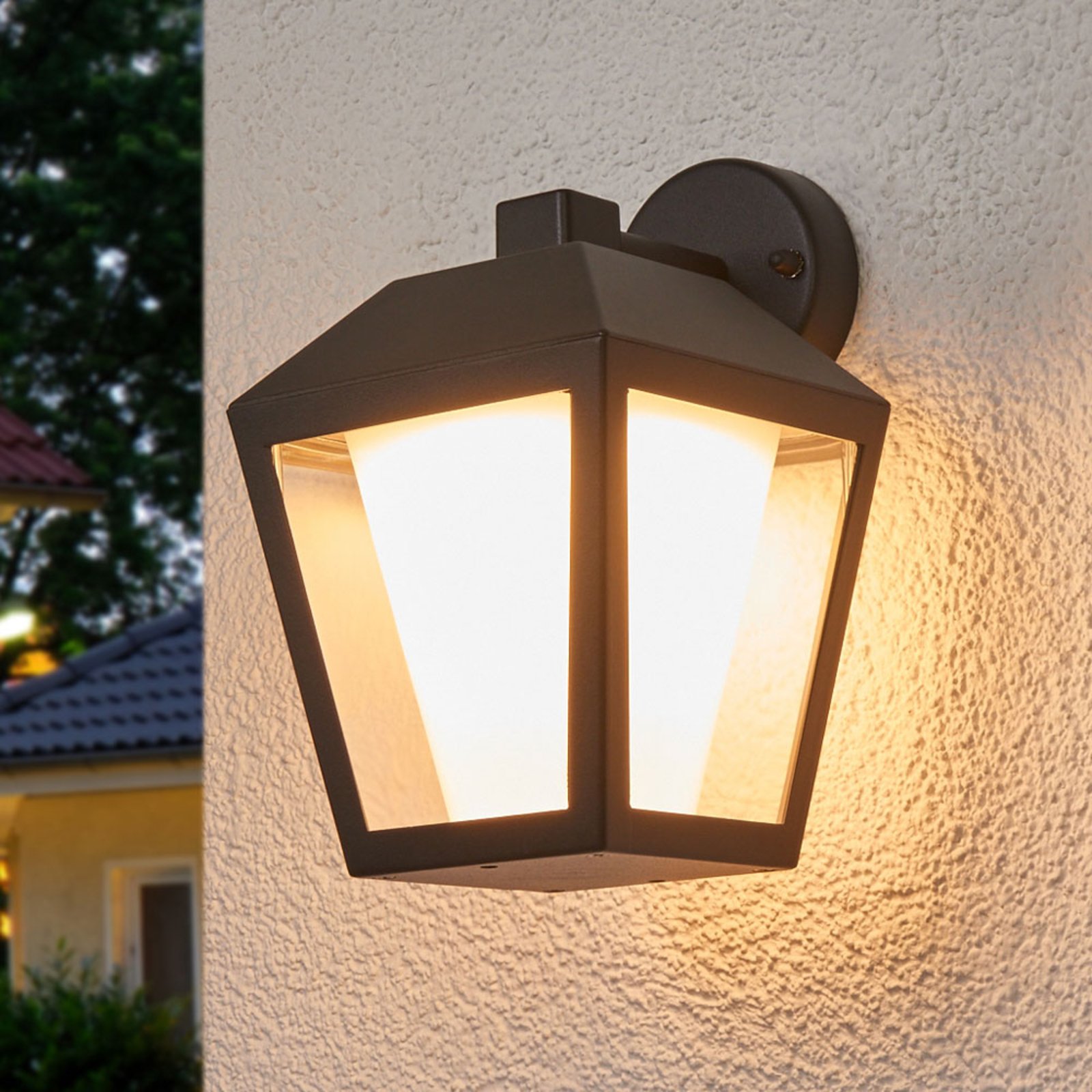Lindby Dark LED outdoor wall light Keralyn, aluminium, polycarbonate, 8 W, energy efficiency: A+, W: 15 cm, H: 24.5 cm