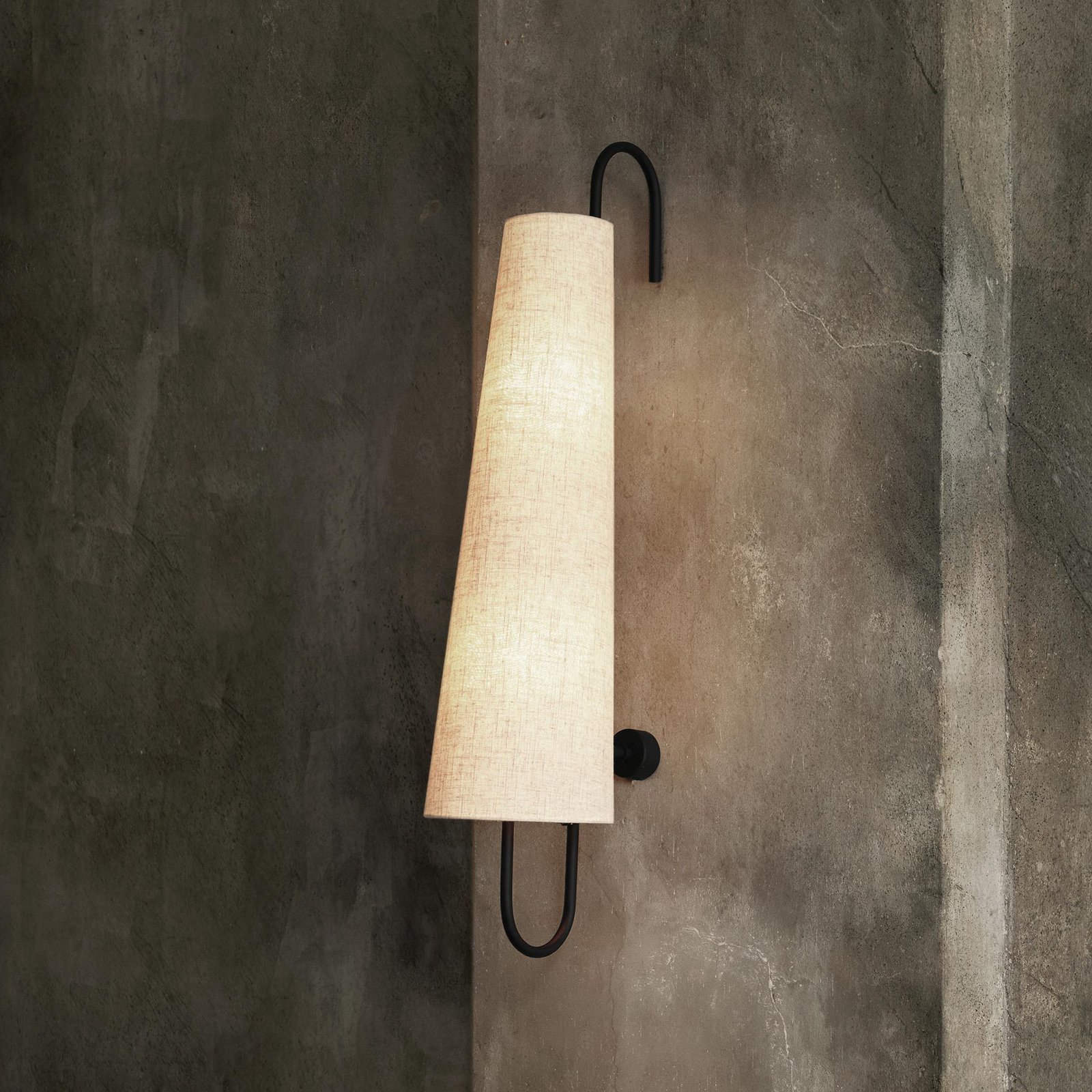 ferm LIVING zidna svjetiljka Ancora, utikač, tekstil, 98,5 cm