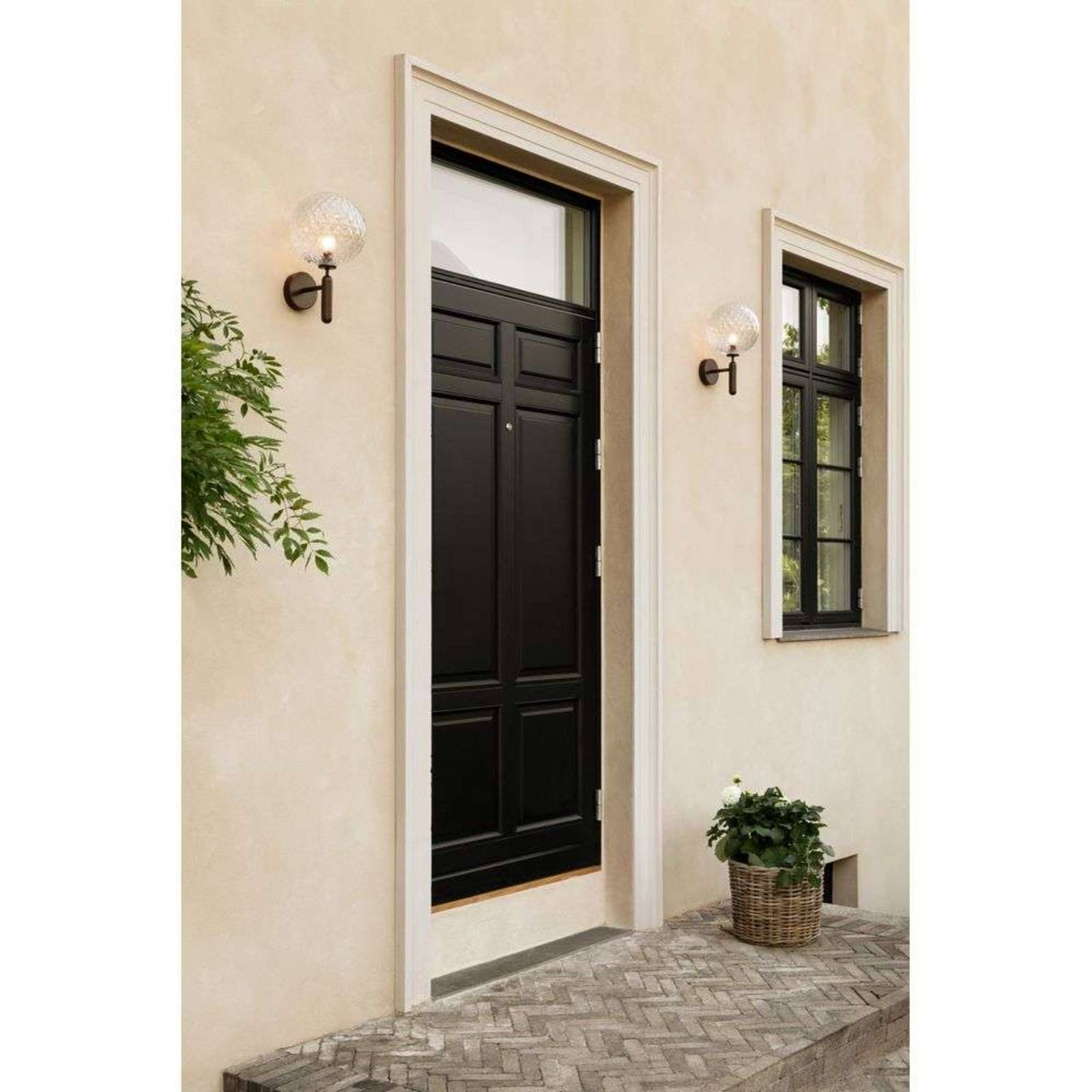 Nuura Außen-Wandlampe Miira, Ø 20 cm, bronze dunkel/klar günstig online kaufen