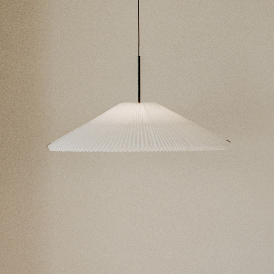 New Works Nebra Taklampa Small, vit från New Works