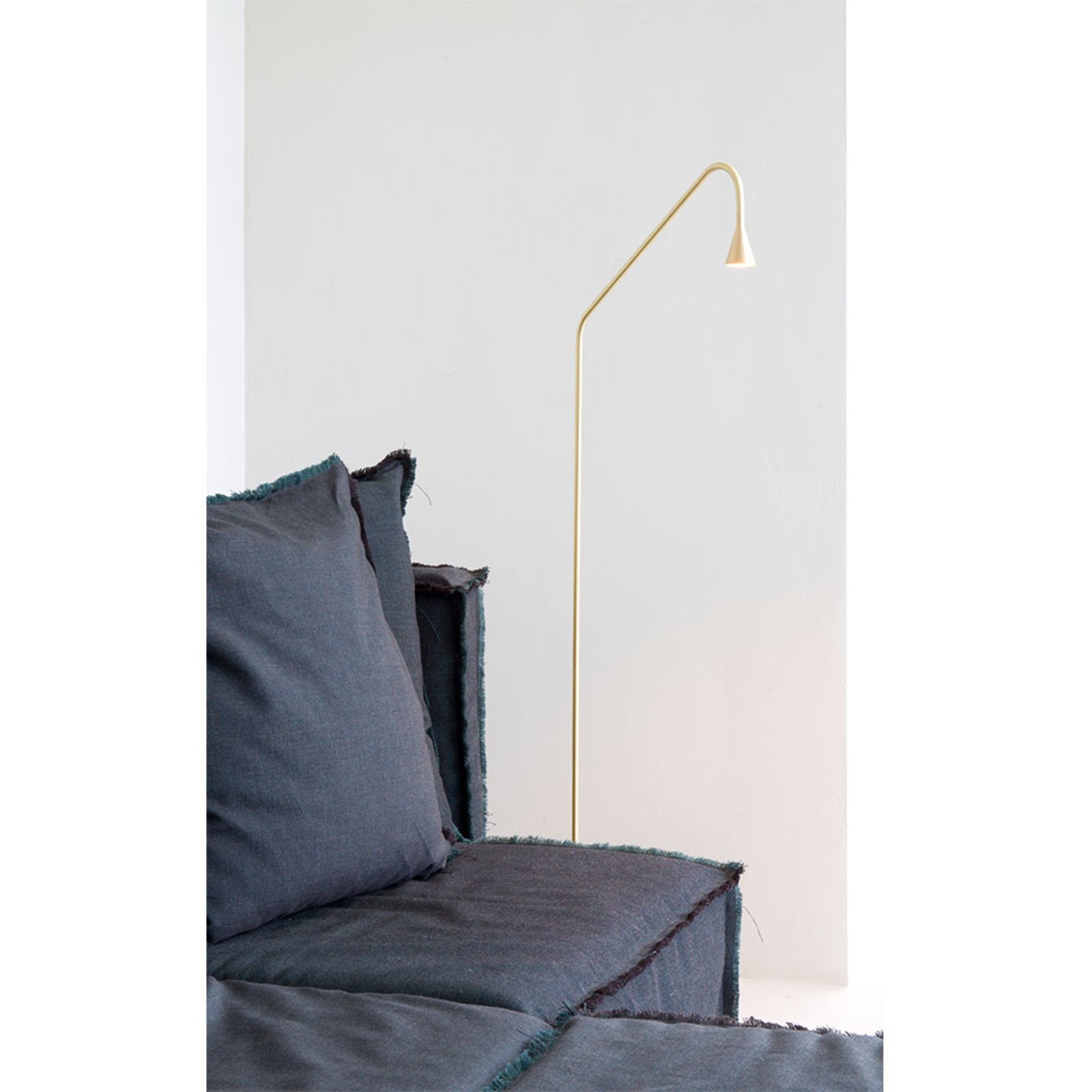 Austere F Lampadar Brass - Trizo21