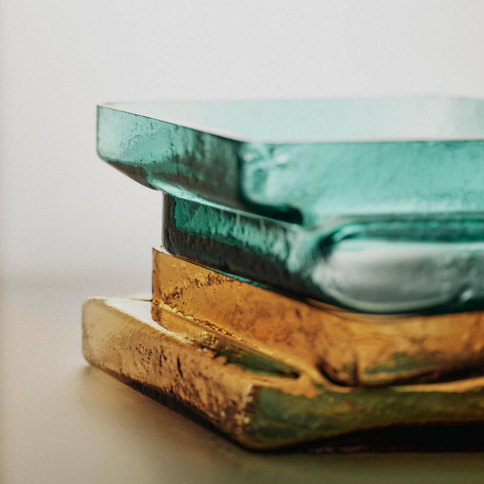 Muro skål, ravfarget, 30 x 29 cm, glass – ferm LIVING