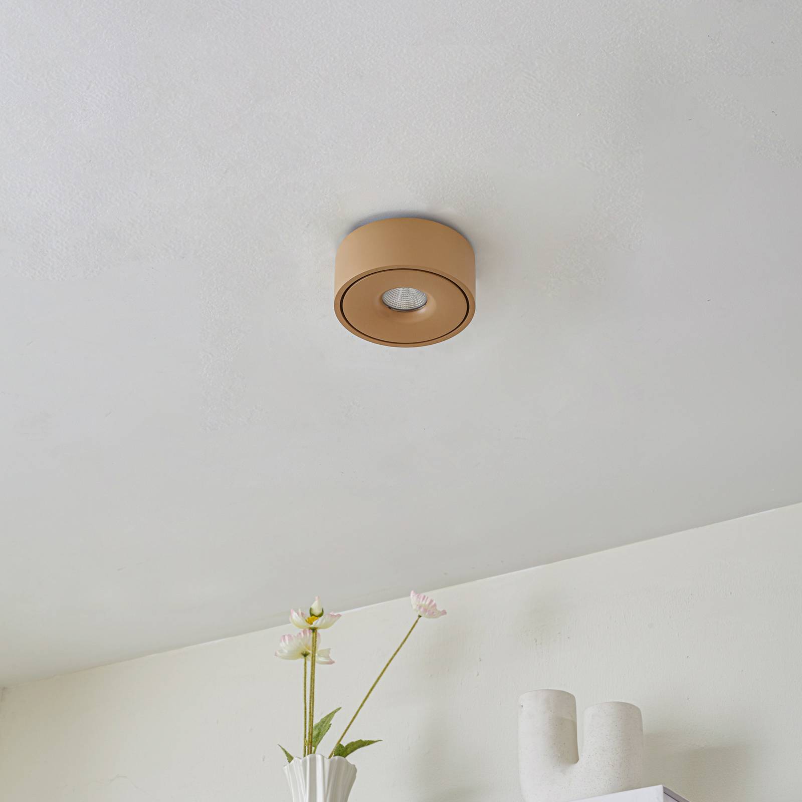 Arcchio lampa sufitowa LED Rotari, brązowa, góra-dół