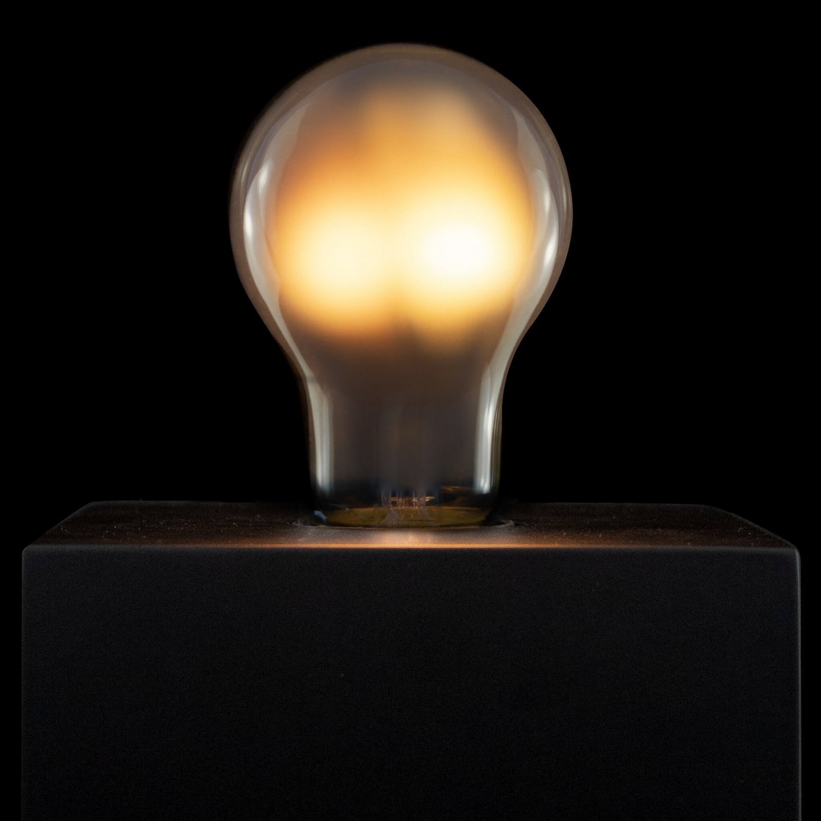 Segula LED Fire Flame Line E27 0,8W matēta spuldze 1800K dekoratīva