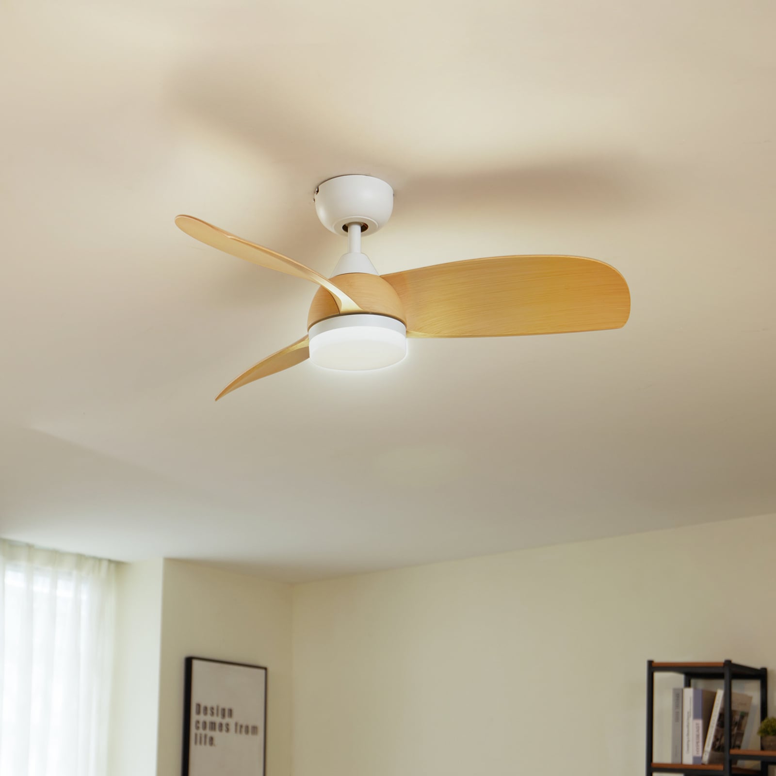 Ventilateur de plafond LED Enon, blanc/teinte bois, courant continu, silencieux
