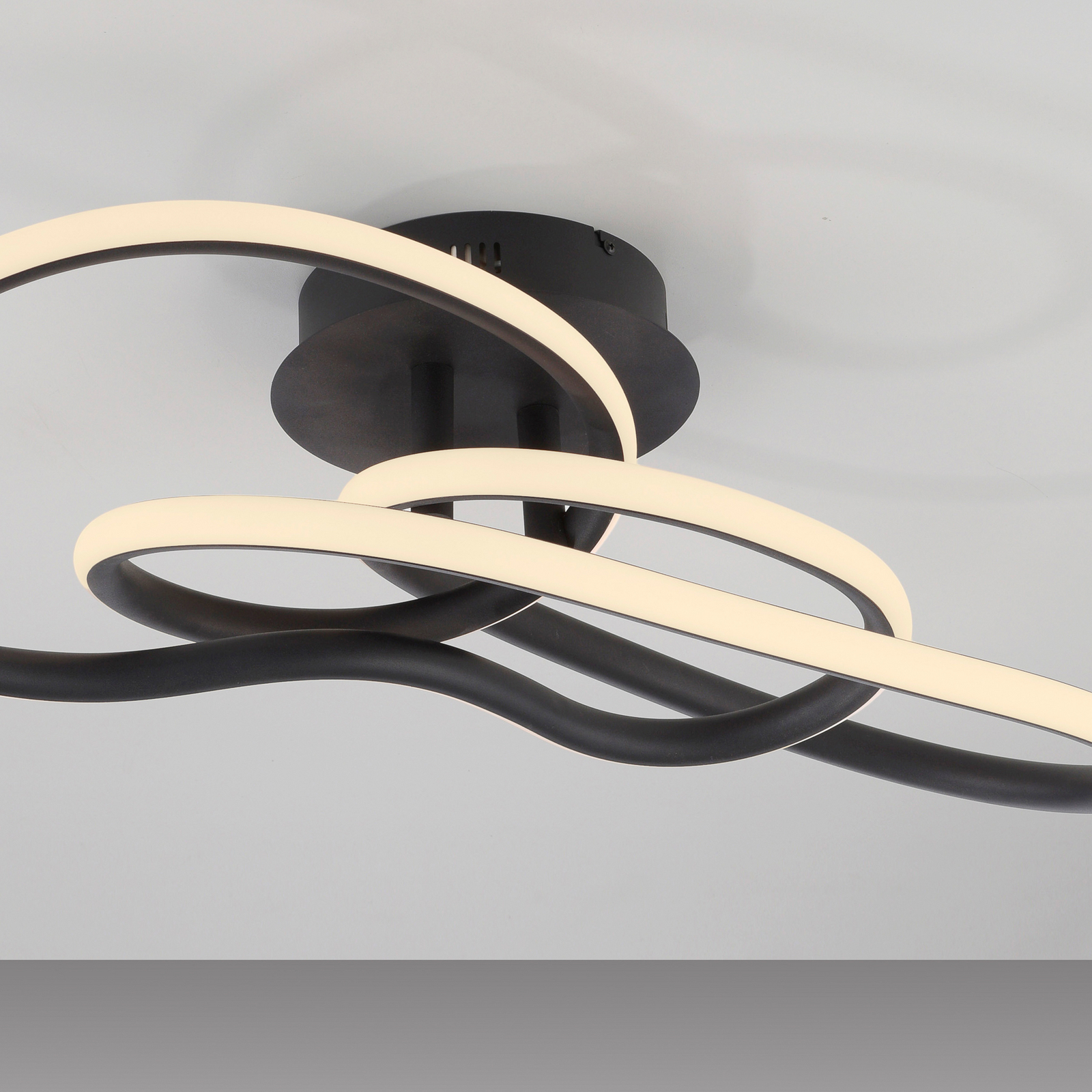 LED lubų šviestuvas „TWIST“, juodos spalvos, ilgis 90 cm, metalinis, su LED lubų šviestuvas „TWIST“, juodos spalvos, ilgis 90 cm, metalinis, su