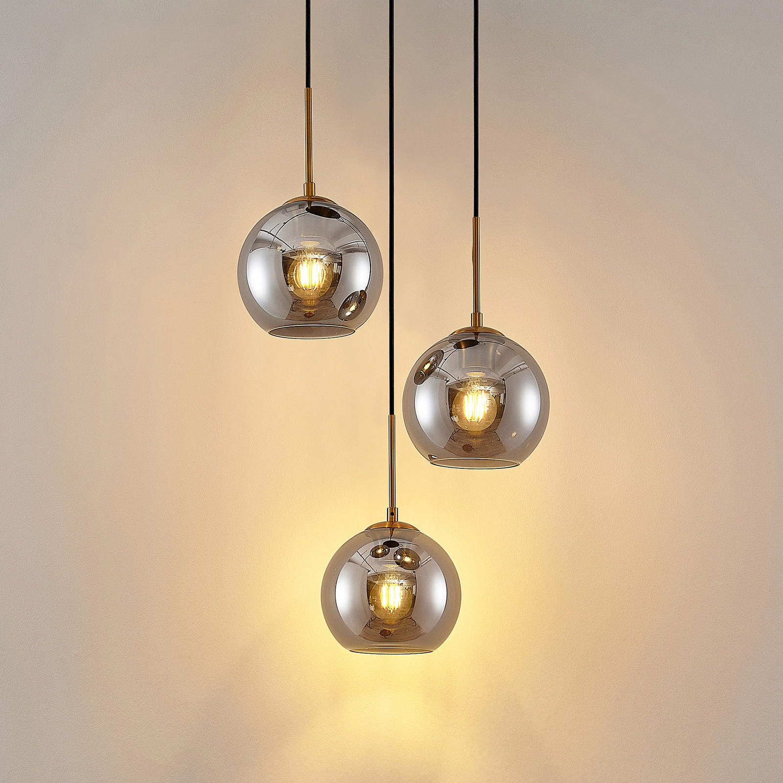 Lindby Jurian suspension verre fumé bronze 3 l. Luminaire.fr