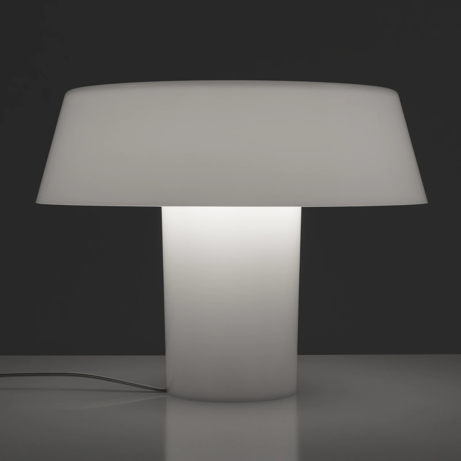 Artemide Amami Tischleuchte, Höhe 30 cm