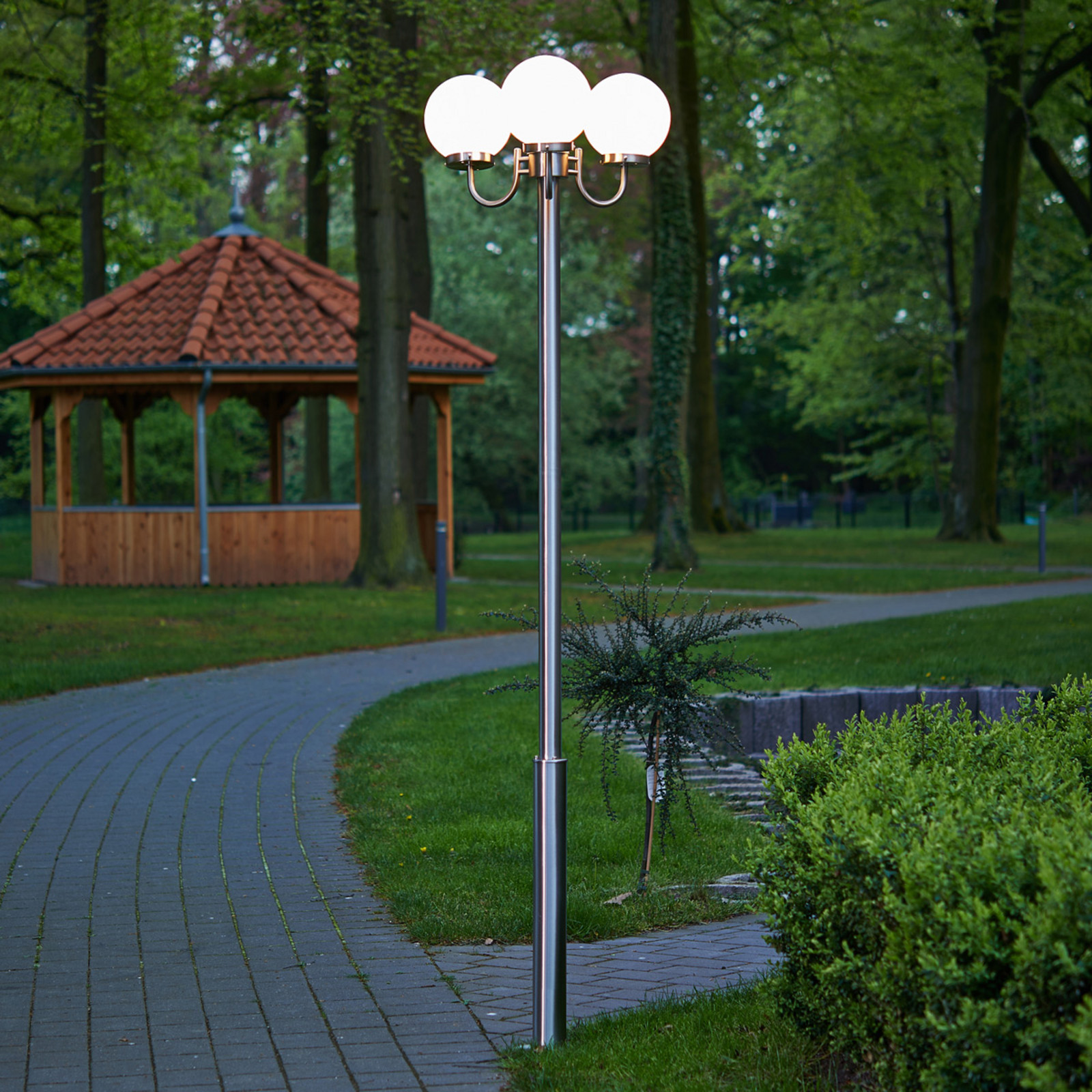 Lindby Samuel lumina de exterior 218 cm 3 becuri glob E27 IP44 - modern - oțel inoxidabil alb opal - Metal