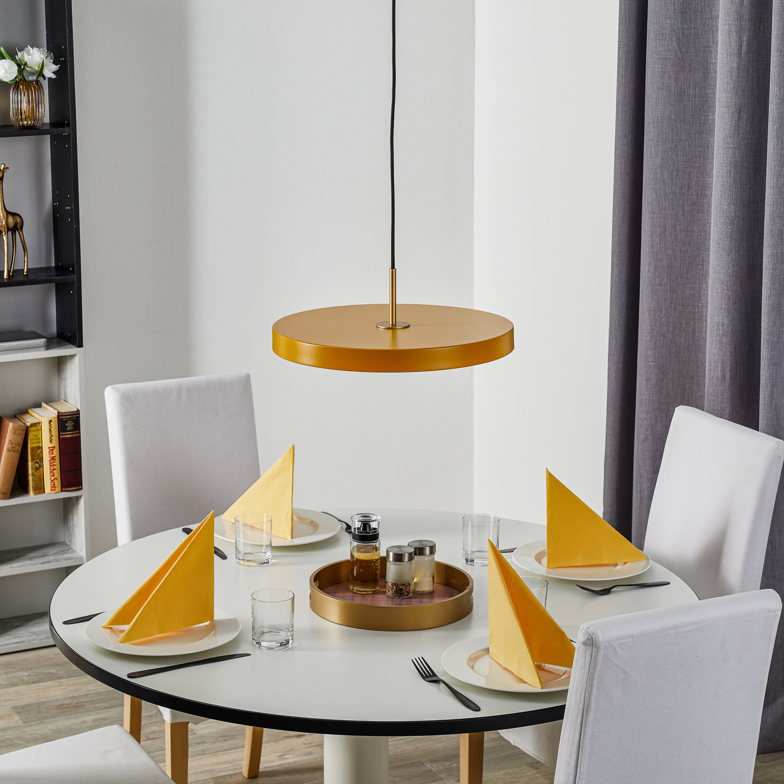 Asteria Medium LED-Hängelampe, gelb/messing, Ø 43 cm - UMAGE