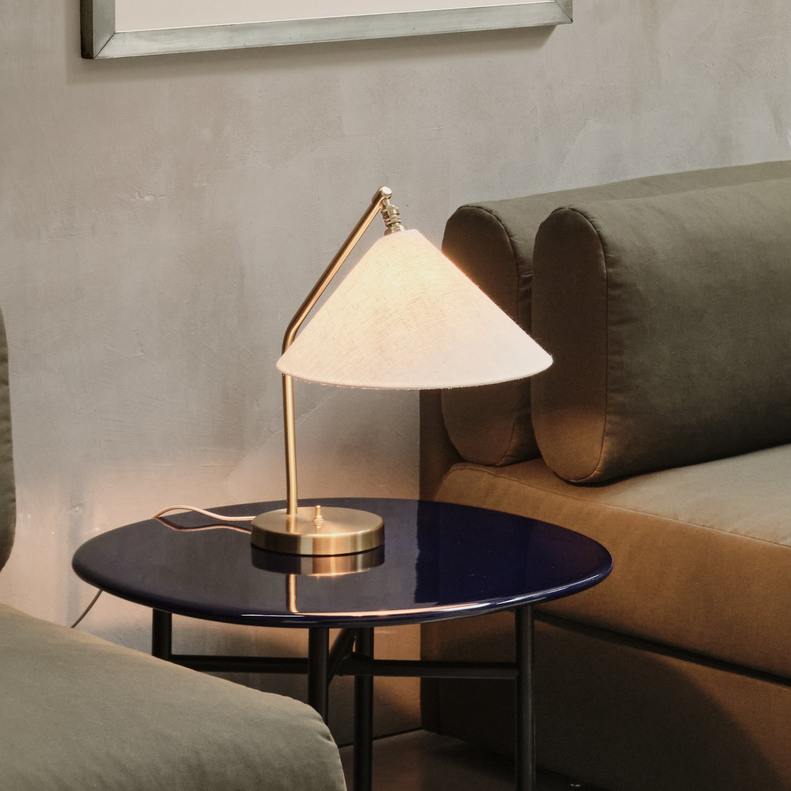 Gräshoppa bordlampe grå metal/tekstil E14 - GUBI