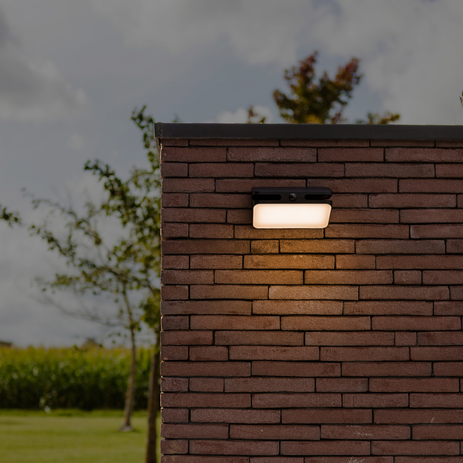 AERO LED kültéri falilámpa, fekete, 21 cm, érzékelővel, IP54 AERO LED kültéri falilámpa, fekete, 21 cm, érzékelővel, IP54