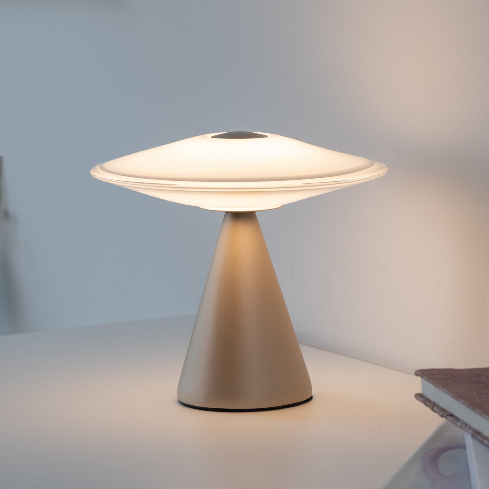 Paul Neuhaus LED-Tischlampe Elipsa, weiß/bronze, dimmbar