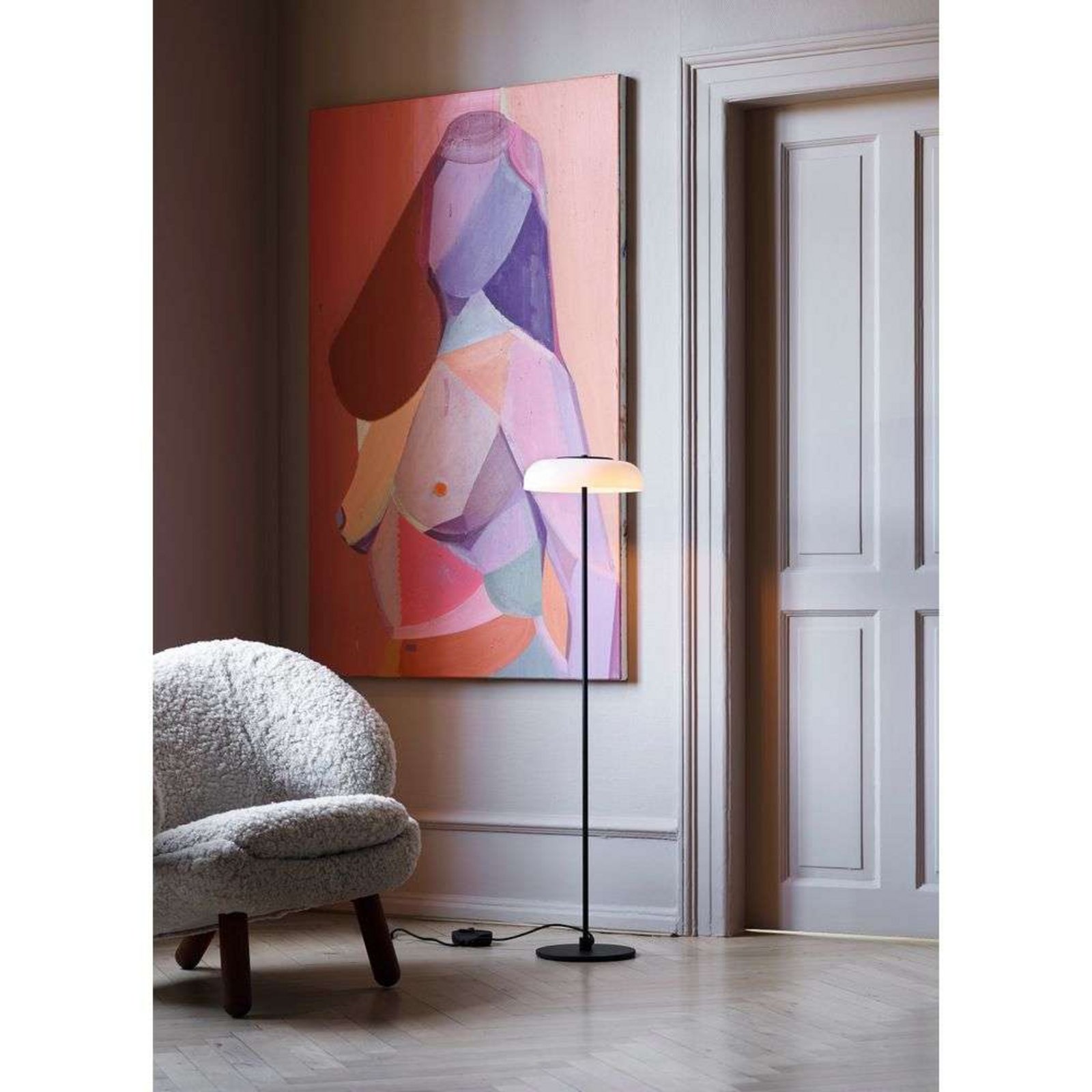 Lampadaire LED Nuura Blossi, hauteur 120 cm, noir/opale