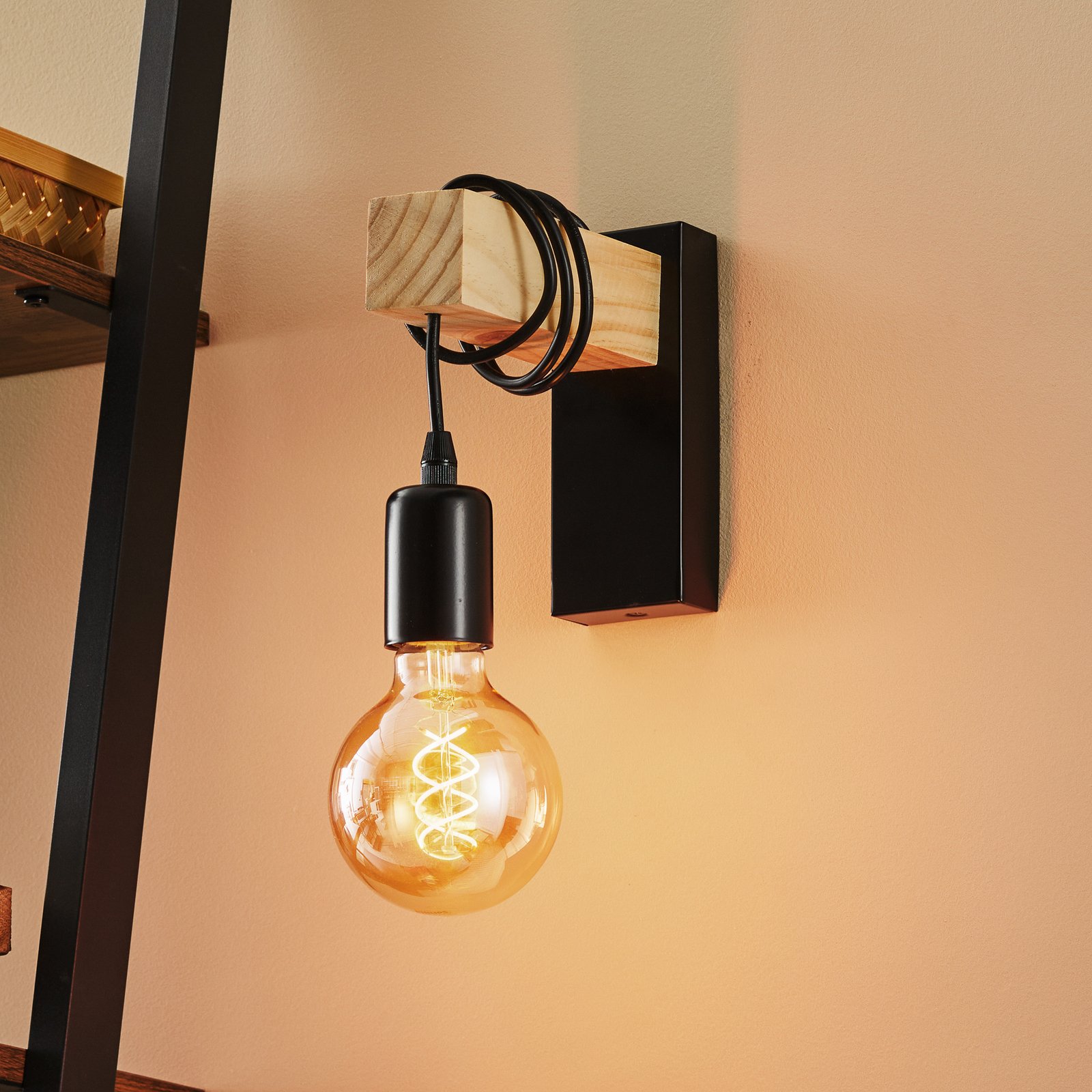 Lámpara de pared Townshend con elemento de madera