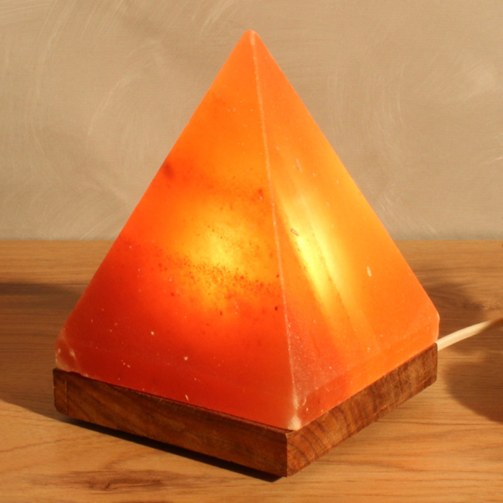 Lámpara de sal pirámide con base, ámbar