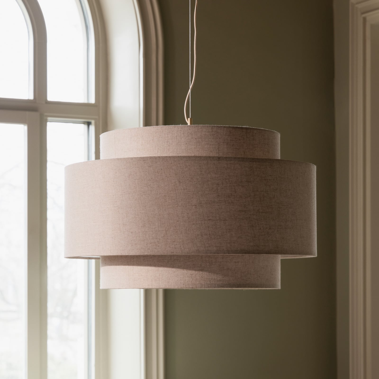 Noah Bouclé pendant light, Ø 70 cm, beige fabric – Globen Lighting