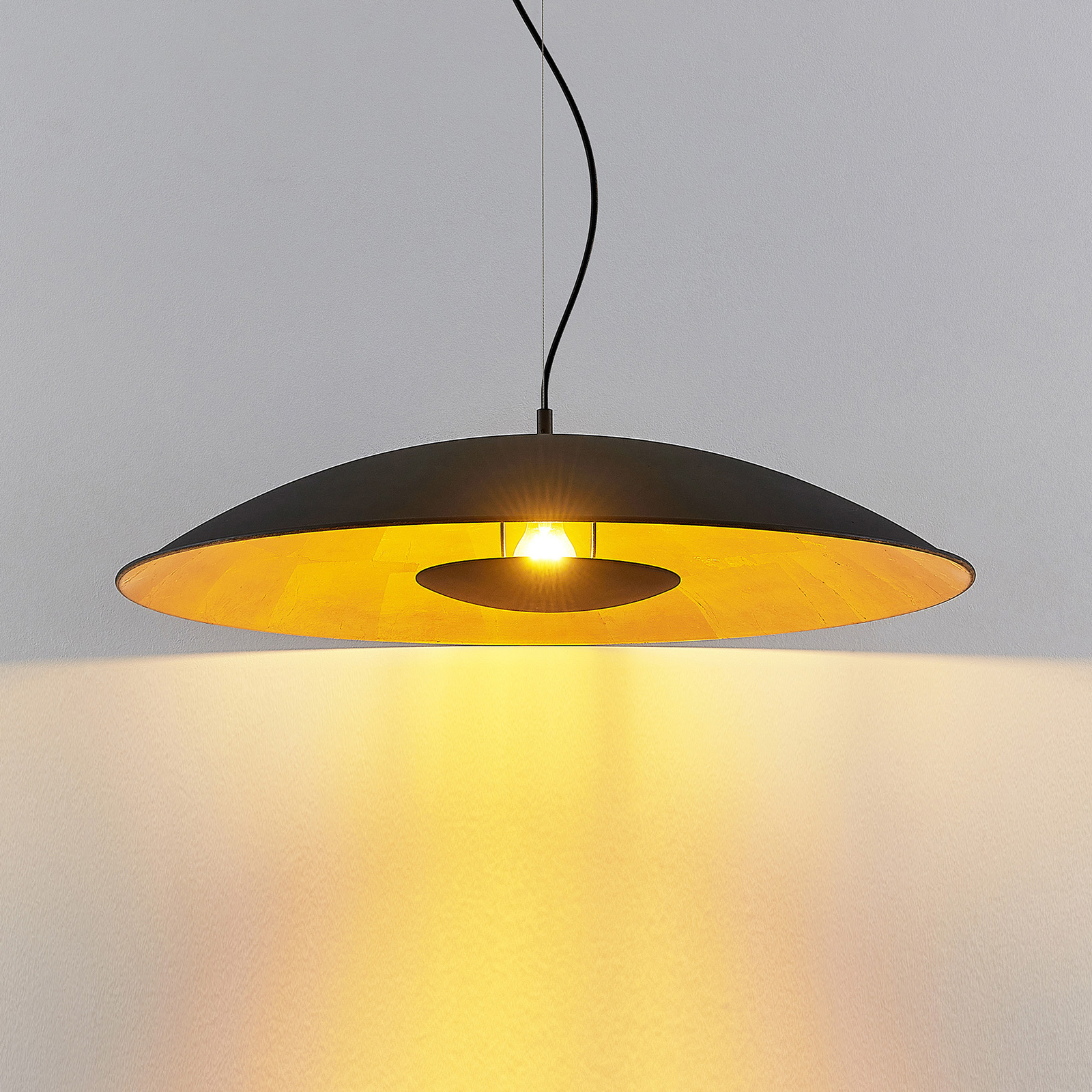 Lindby Narisara függő lámpa fekete-arany 1izz 80cm