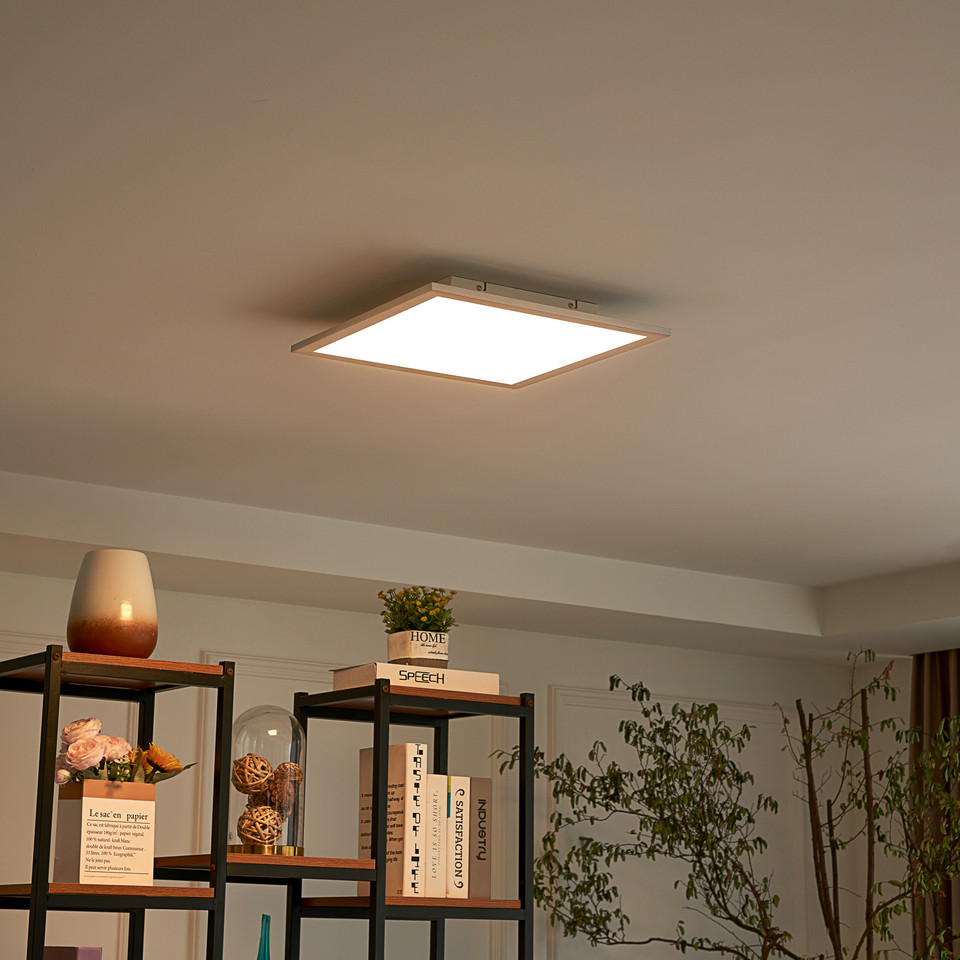Lindby Livel LED PlafondCCT 40x40, metallisk från Lindby