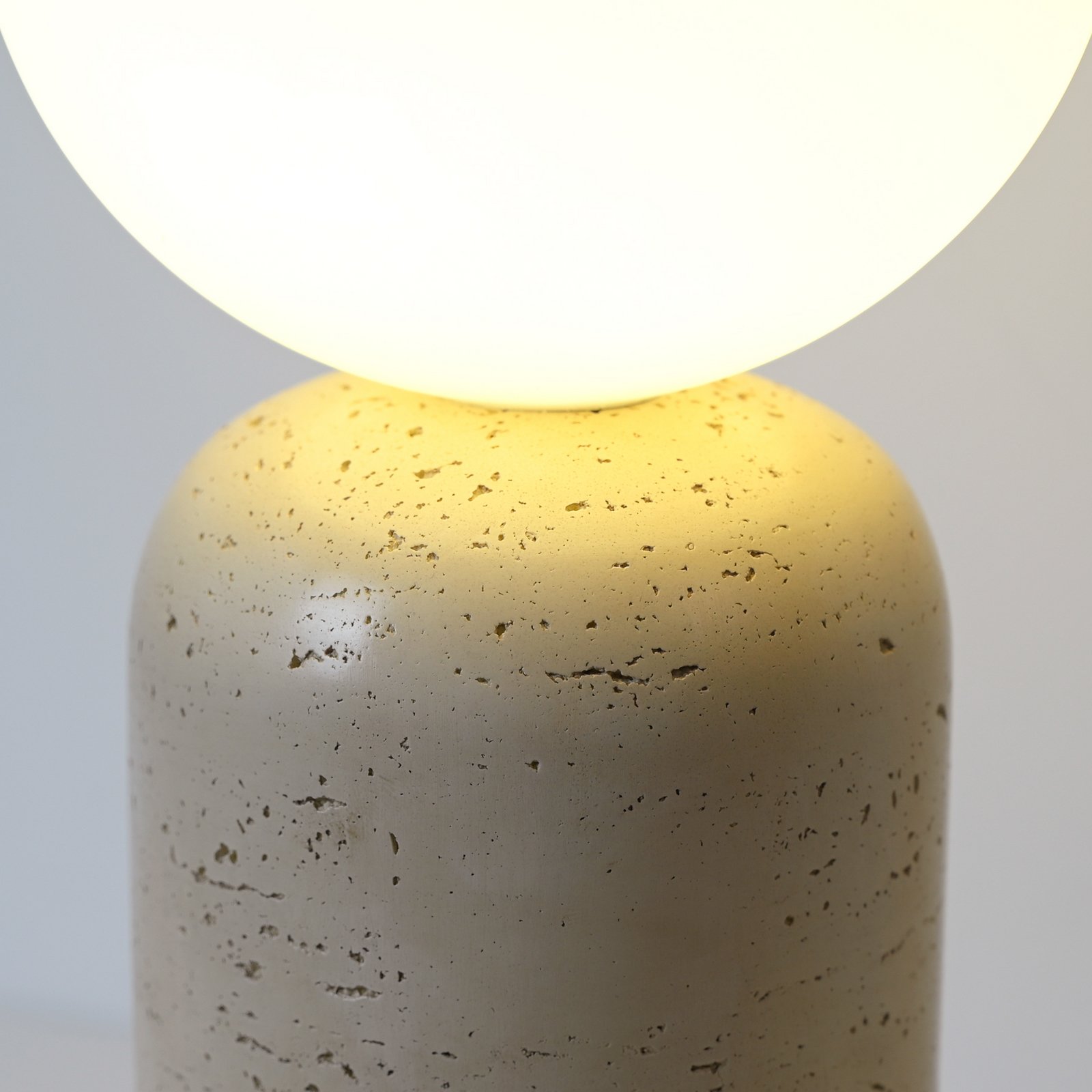 Schöner Wohnen galda lampa Traventa, smilškrāsas/balta, G9 Schöner Wohnen galda lampa Traventa, smilškrāsas/balta, G9