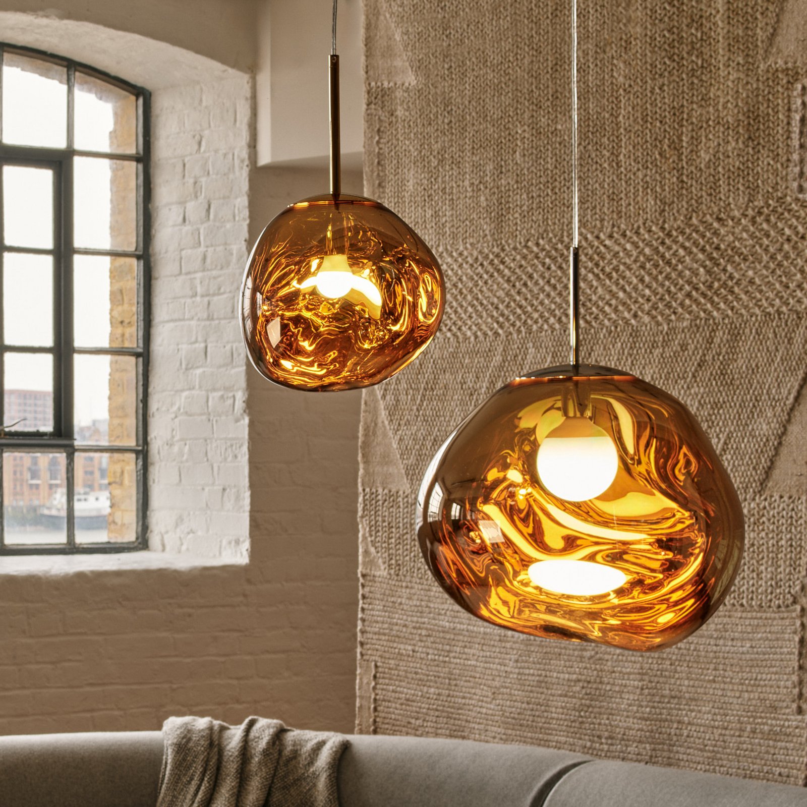 Lámpara colgante Melt de Tom Dixon, Ø 28 cm, color bronce, portalámparas Lámpara colgante Melt de Tom Dixon, Ø 28 cm, color bronce, portalámparas