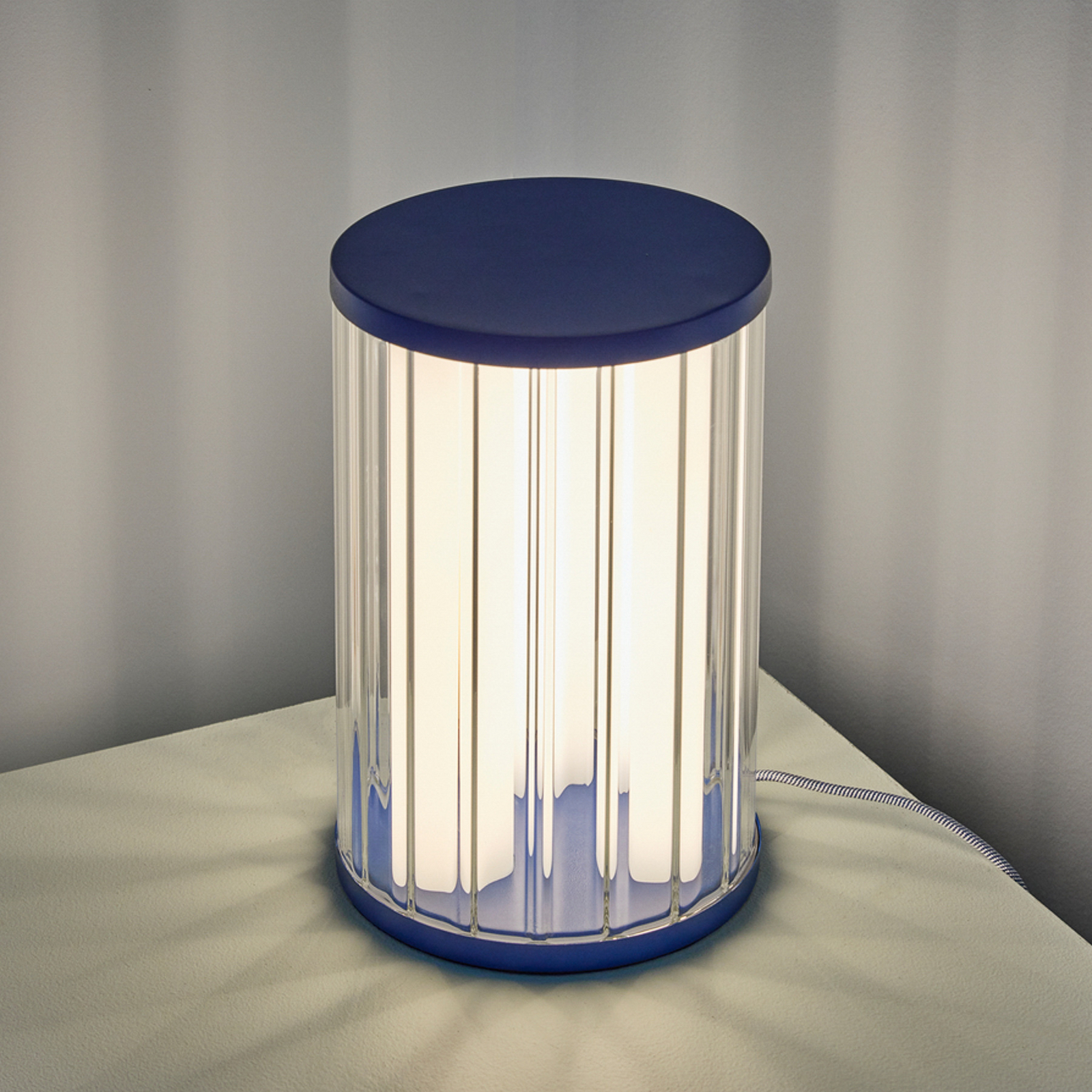 LED настолна лампа Aru, синьо/прозрачно, височина 30 см, стъкло/желязо