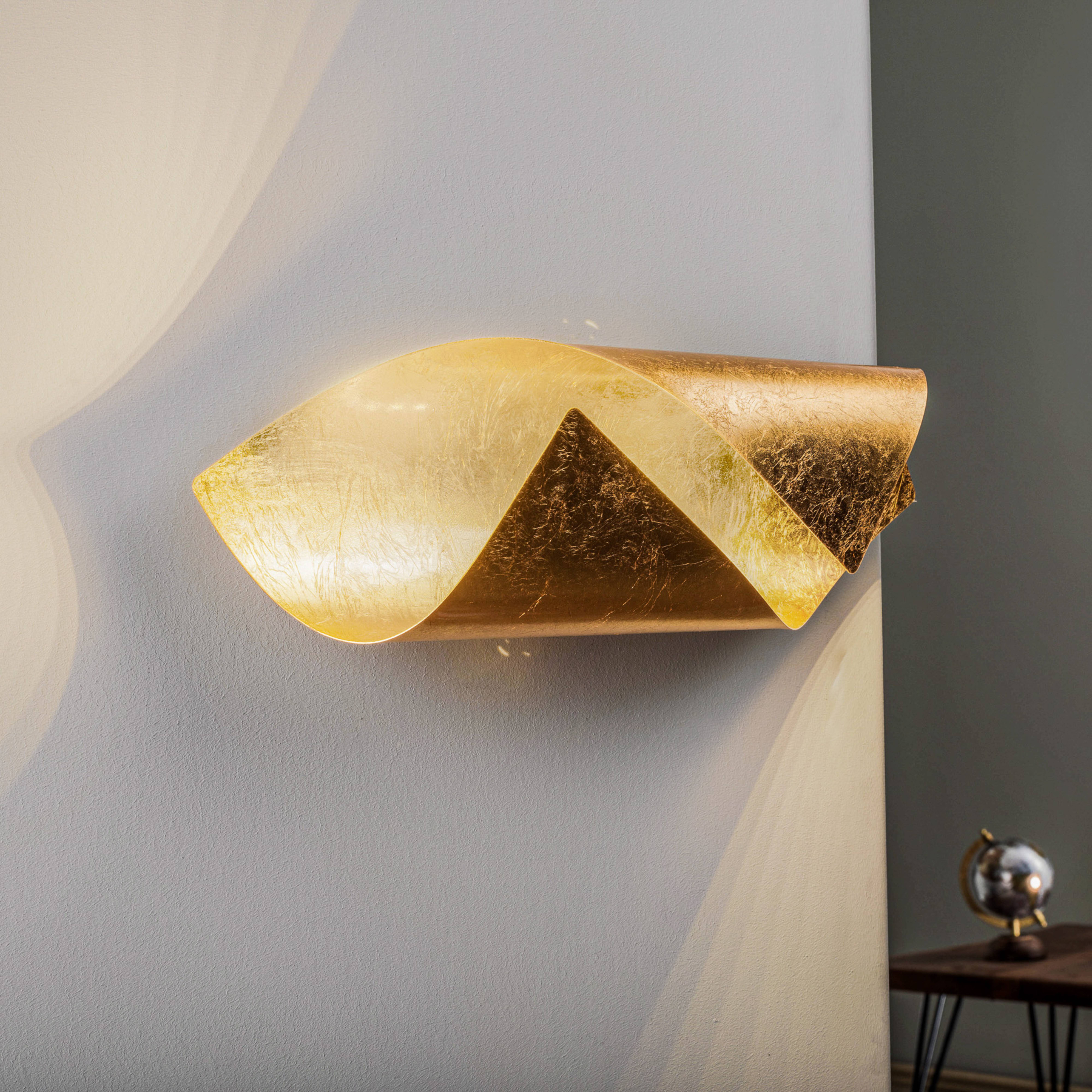 Lindby Wrenjo LED-Wandlampe, gold, 45 cm