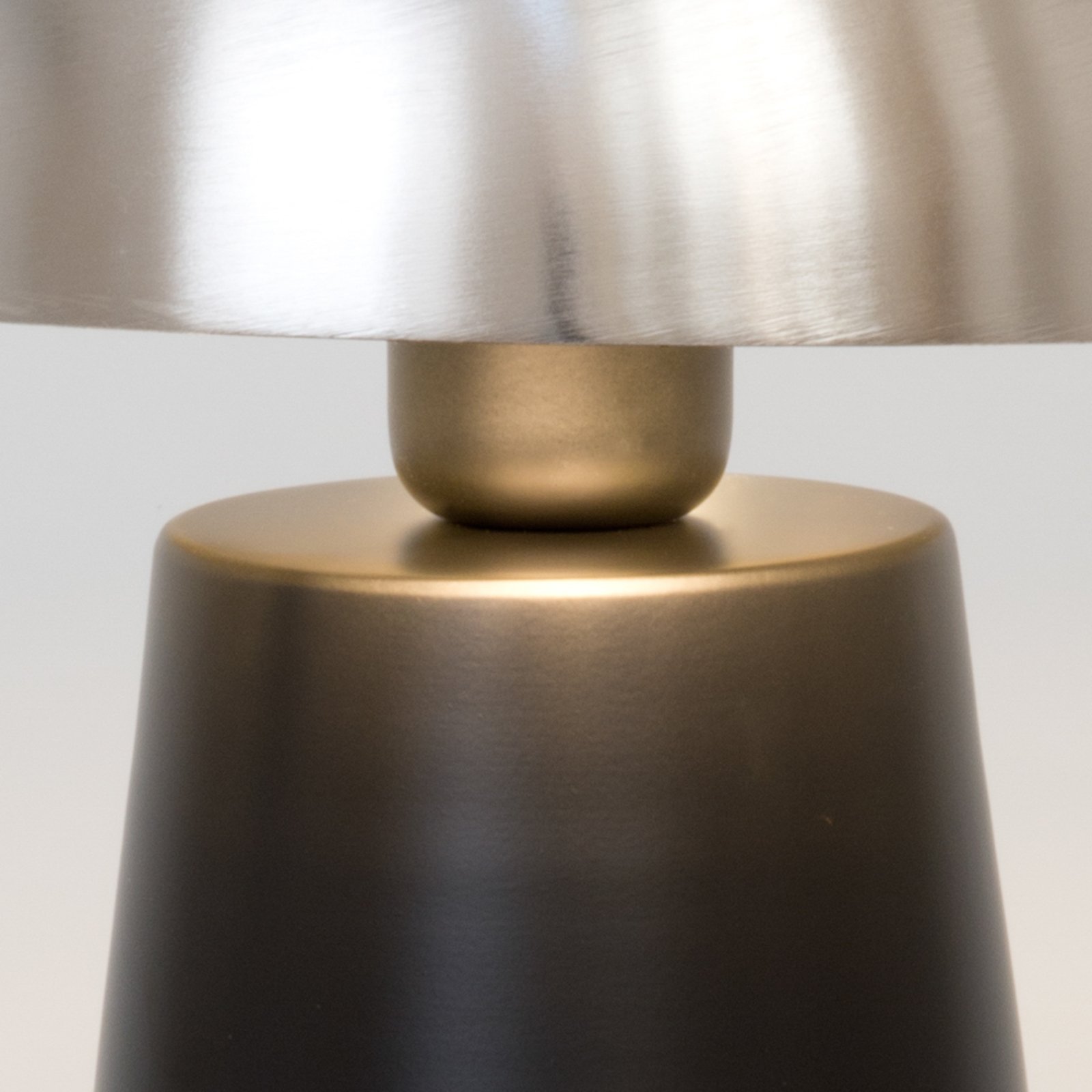Tafellamp Fungo, onder stralend, zwart/zilver