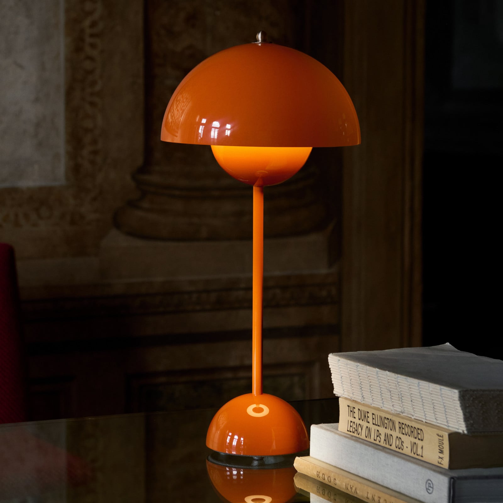 Flowerpot VP3 bordslampa, orange, 50 cm &Tradition - Vardagsrum - Design - Metall - Med en ljusk&auml;lla
