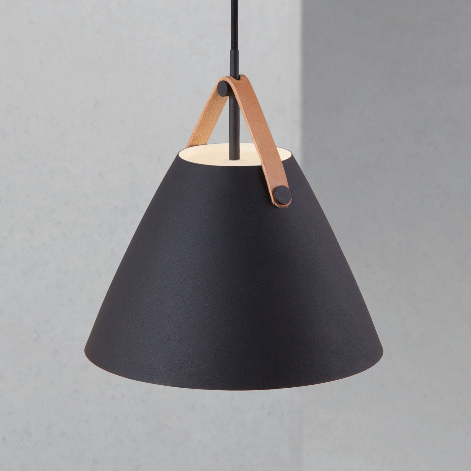Strap hanging light in black, Ø 27 cm