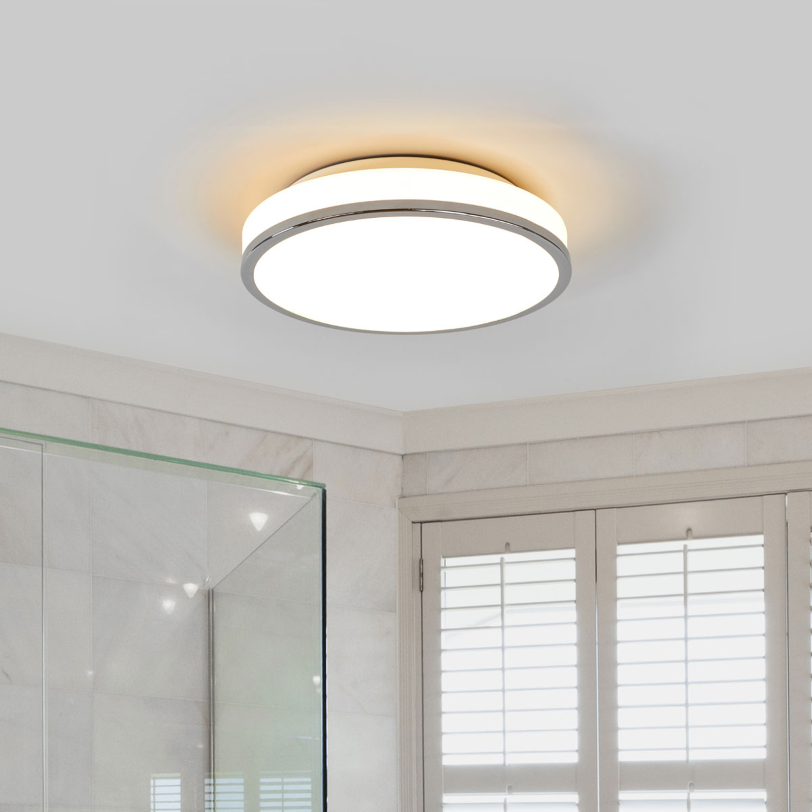 Lampada LED da soffitto Lyss bordo cromato IP44