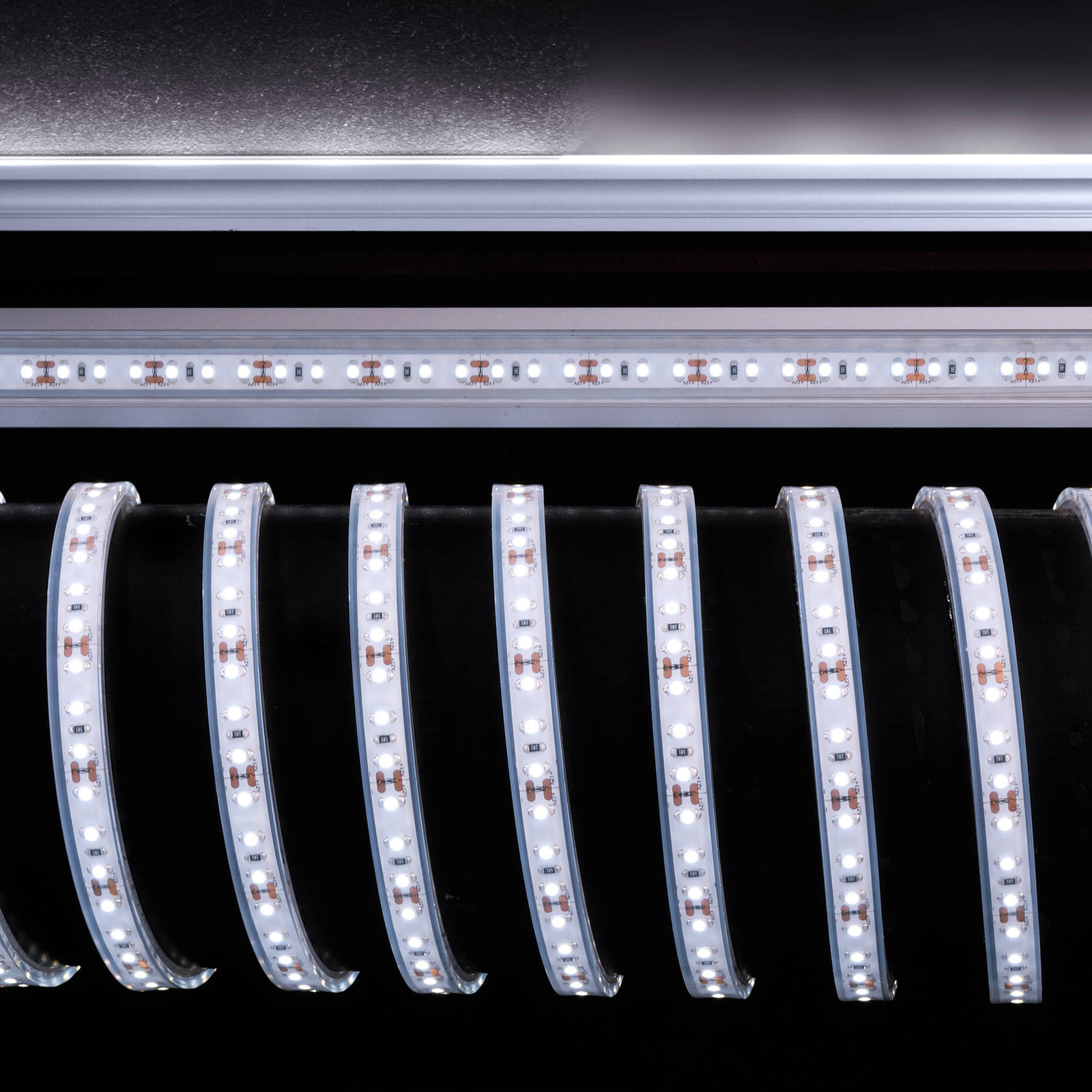 Flexible LED strip, 45 W, 500x0.4x0.2 cm, 2,700 K