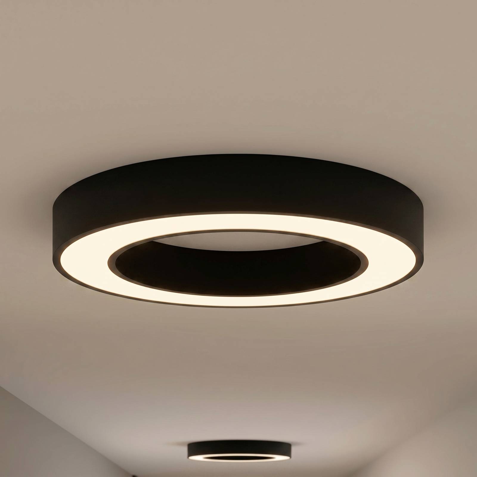 Lampa sufitowa LED Arcchio Sharelyn, Ø 60 cm, czarna, ściemniana