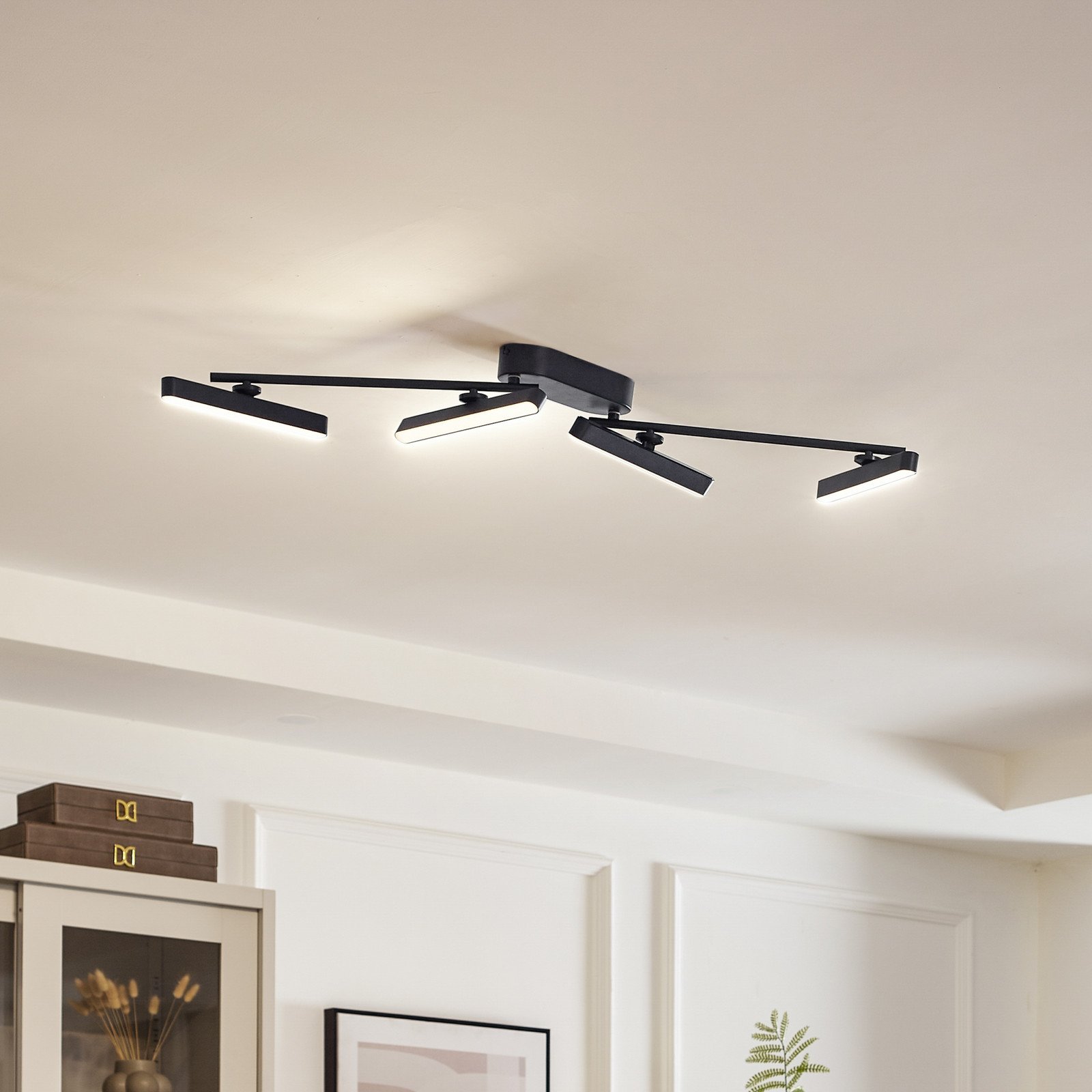 Lindby plafonieră LED Eldrin 4 becuri negru bandă de lumină - Camera de zi / sufragerie - Modern - Aluminiu