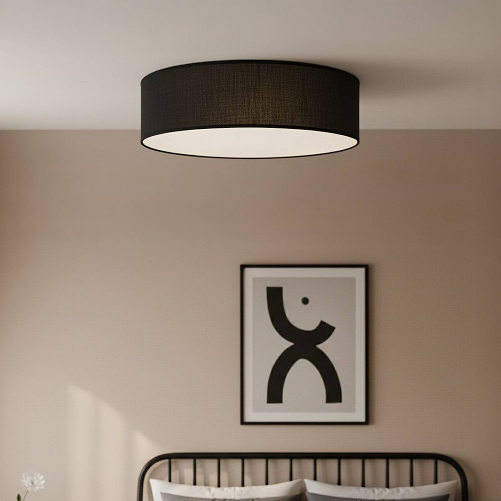 Lampa sufitowa Marshall, czarna, Ø 50 cm, metal/rattan