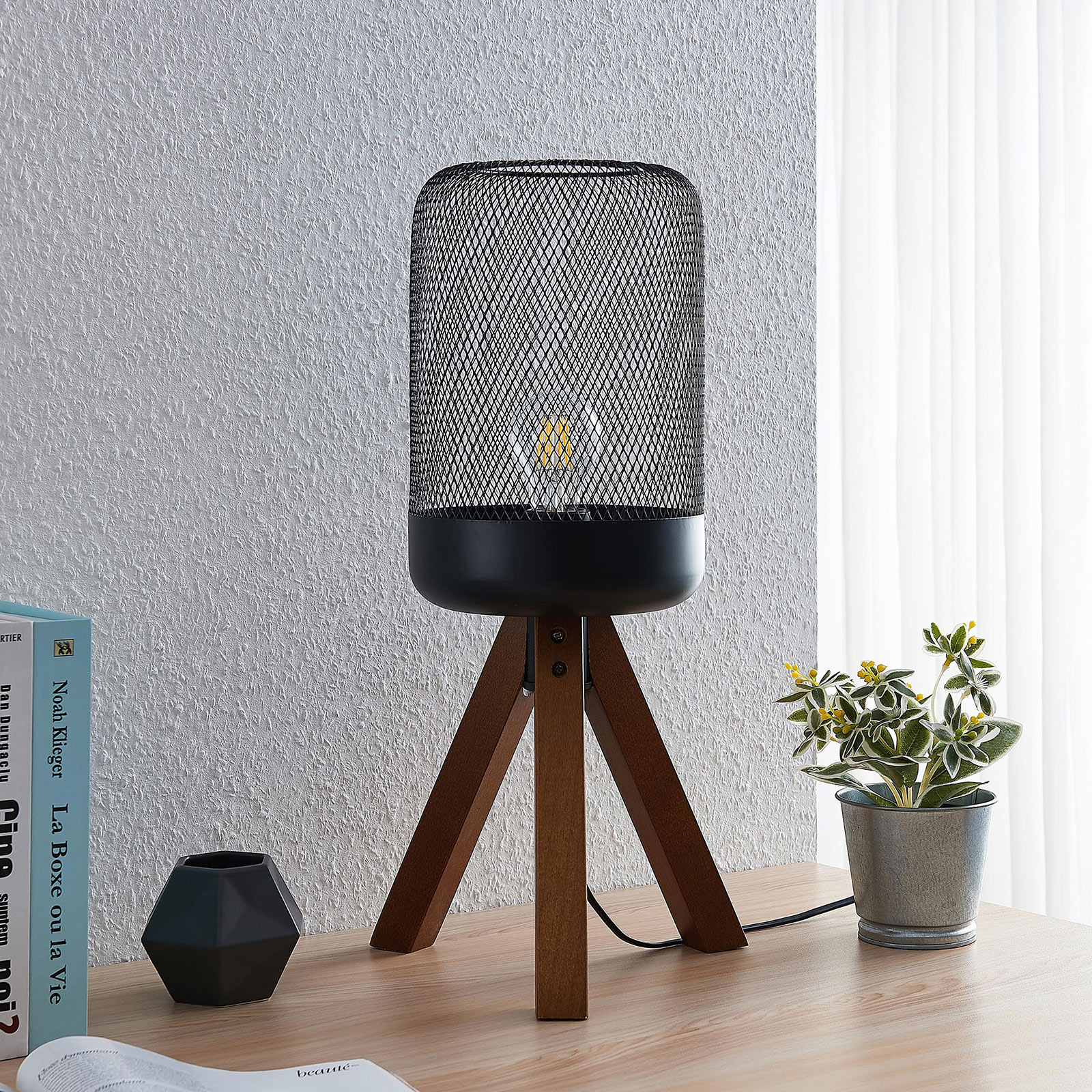 Lindby Eymen tripod table lamp with cage lampshade