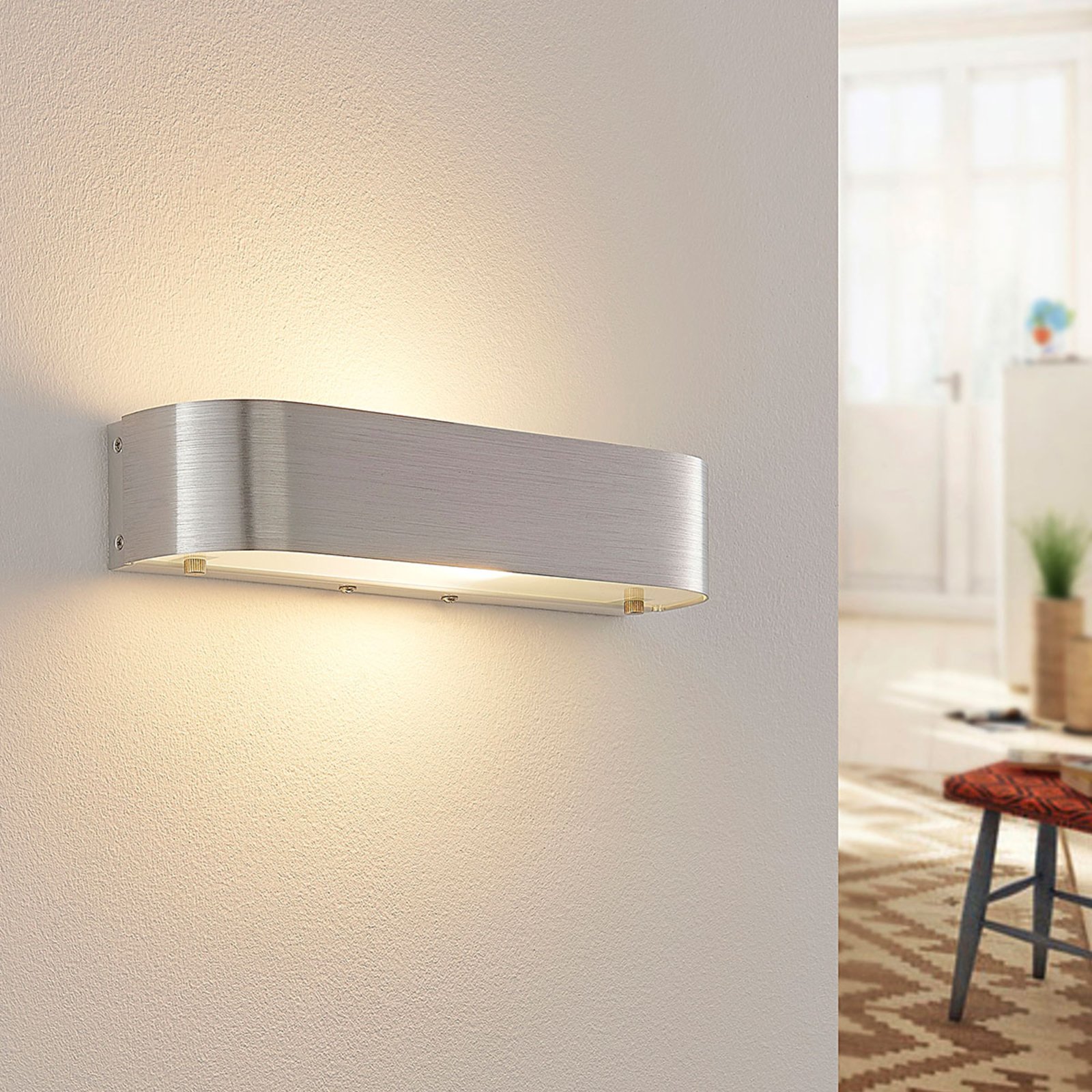 Nika wall light with an E14 socket, aluminium