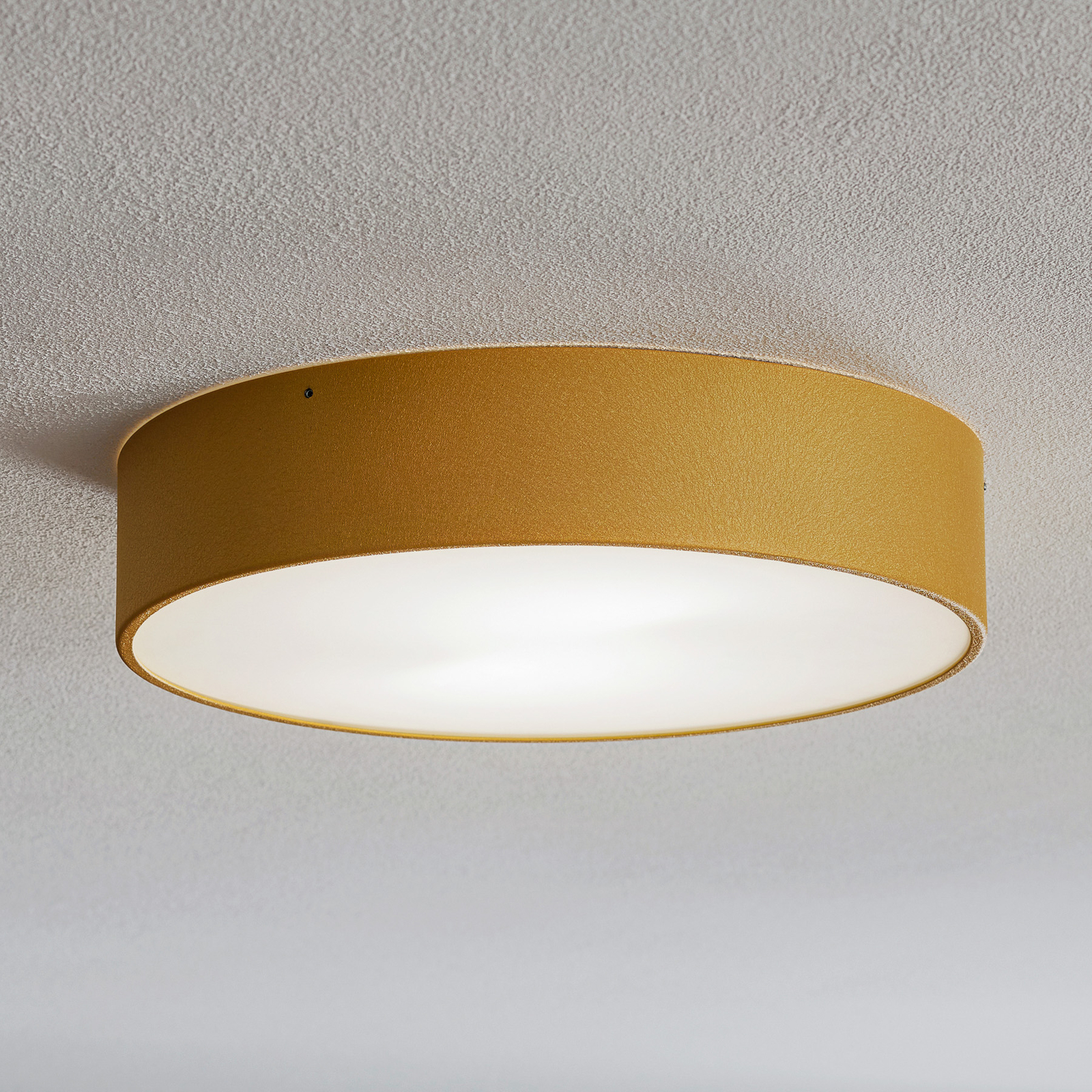 Dayton ceiling light, in gold