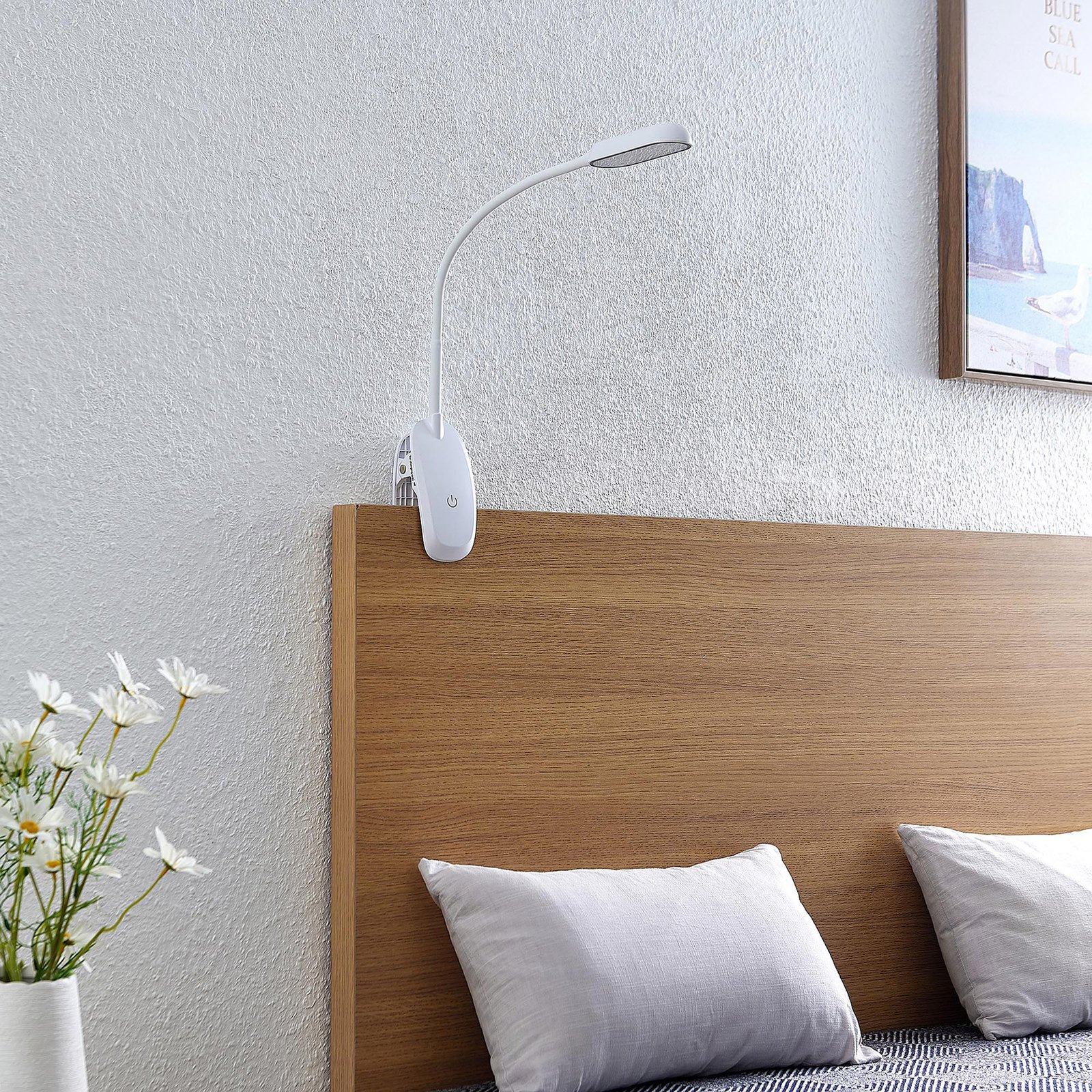 Prios LED-klemmelampe Najari, hvid, genopladeligt batteri, USB, 51 cm høj