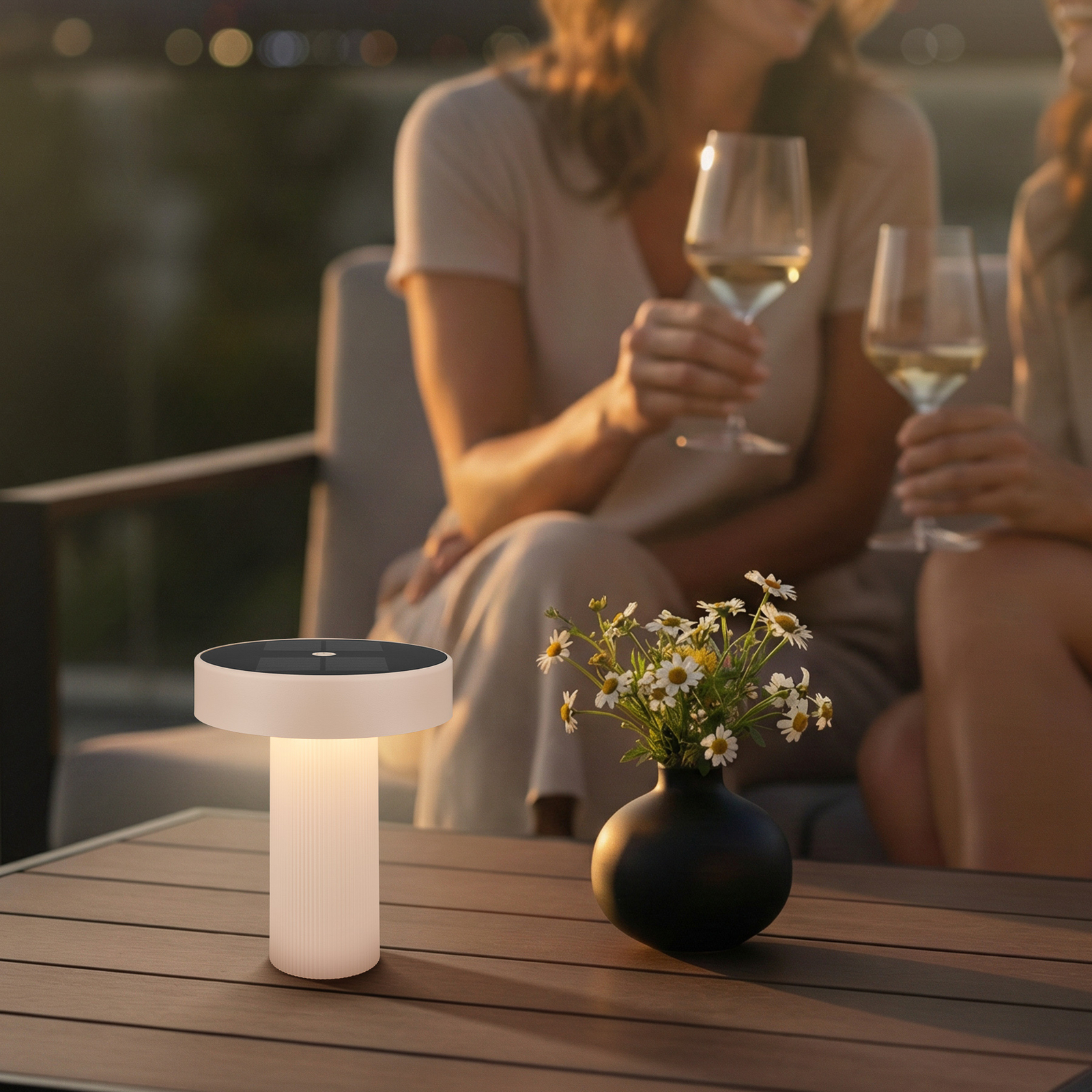 Lámpara de mesa LED solar recargable Poga, beige, plástico, IP44