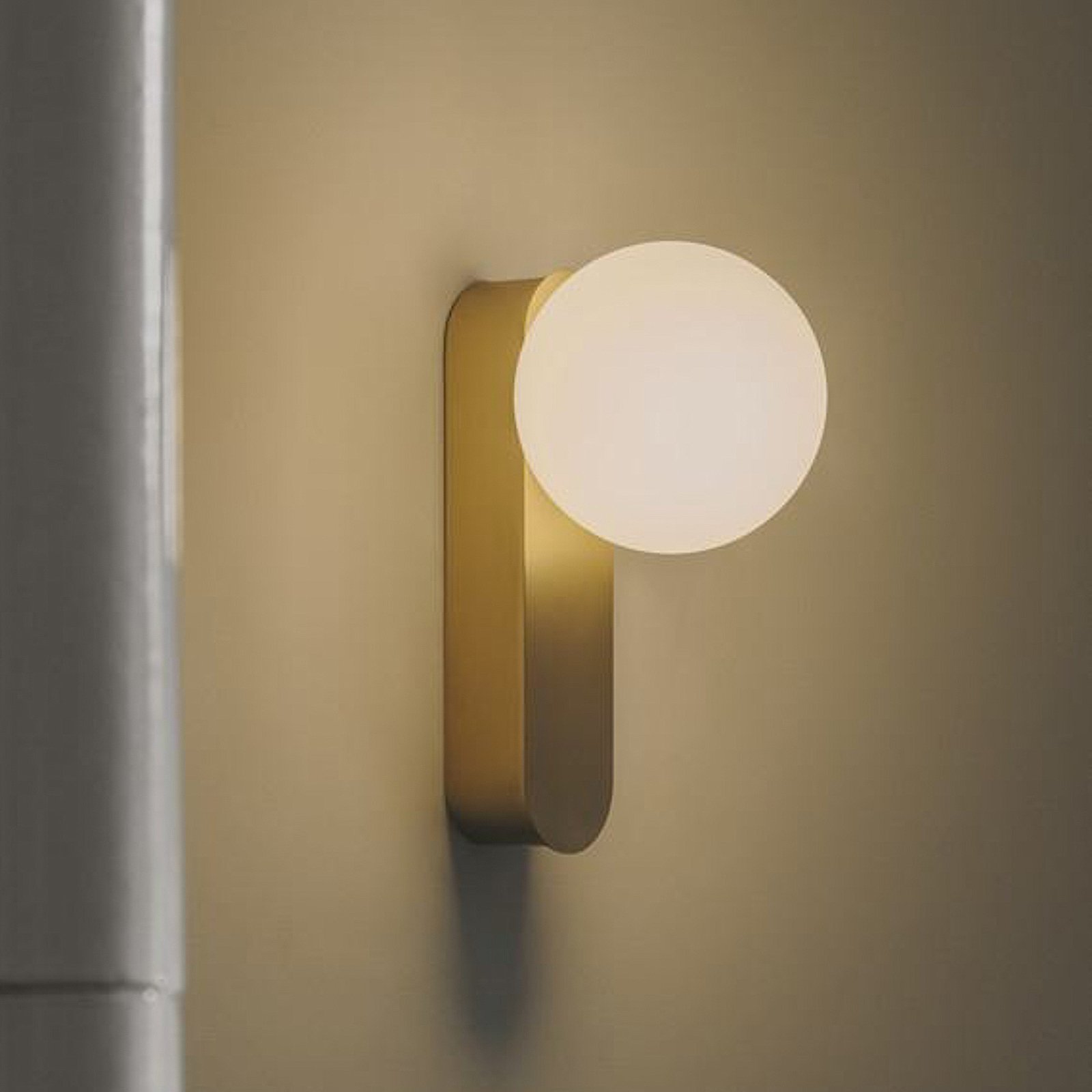 LEDS-C4 LED wall lamp Perlina, gold-coloured, dimmable