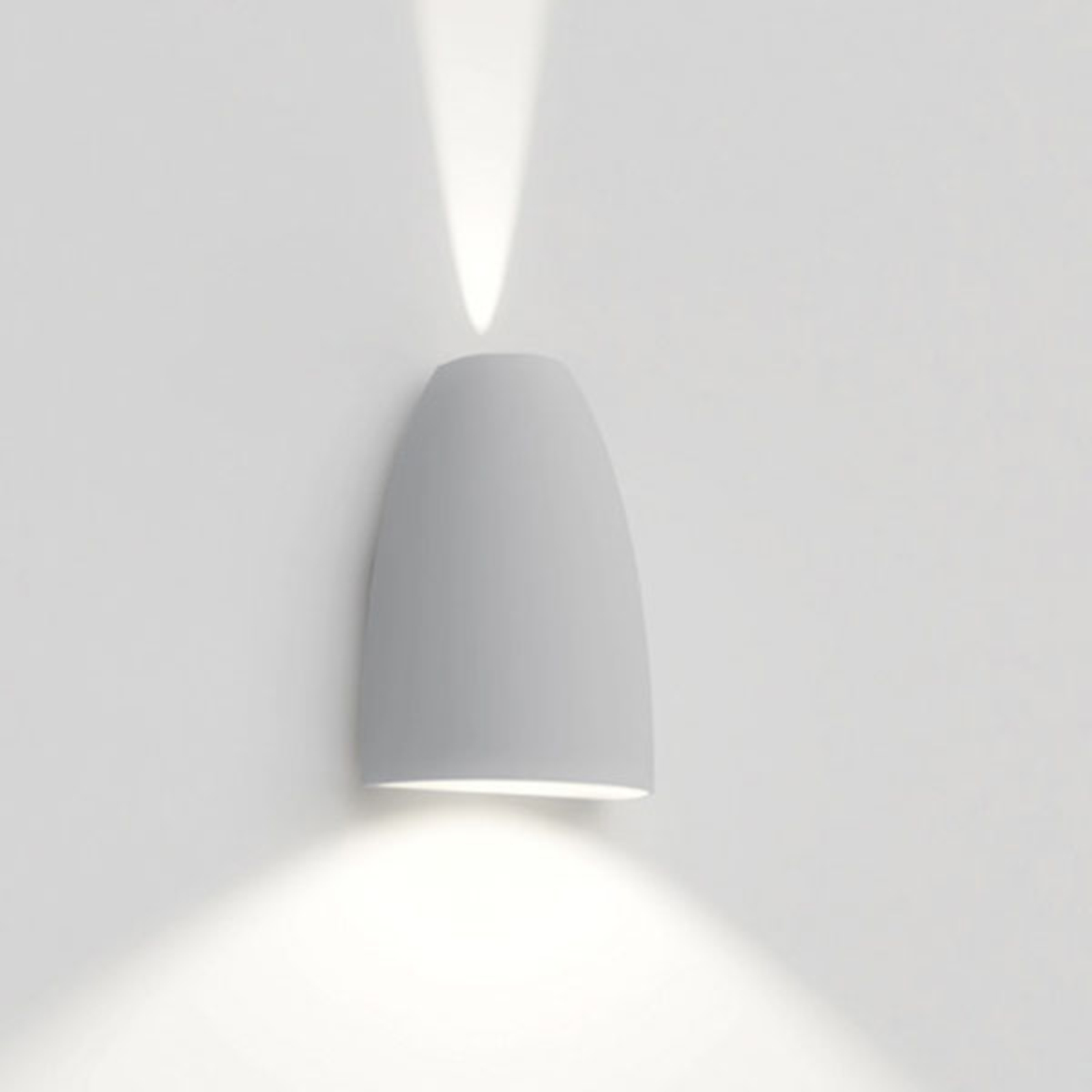 Artemide ARCHITECTUR Molla LED outdoor wall light, white, aluminium, plastic, screen-printed glass, energy efficiency: A+, W: 16.5 cm, H: 22.9 cm