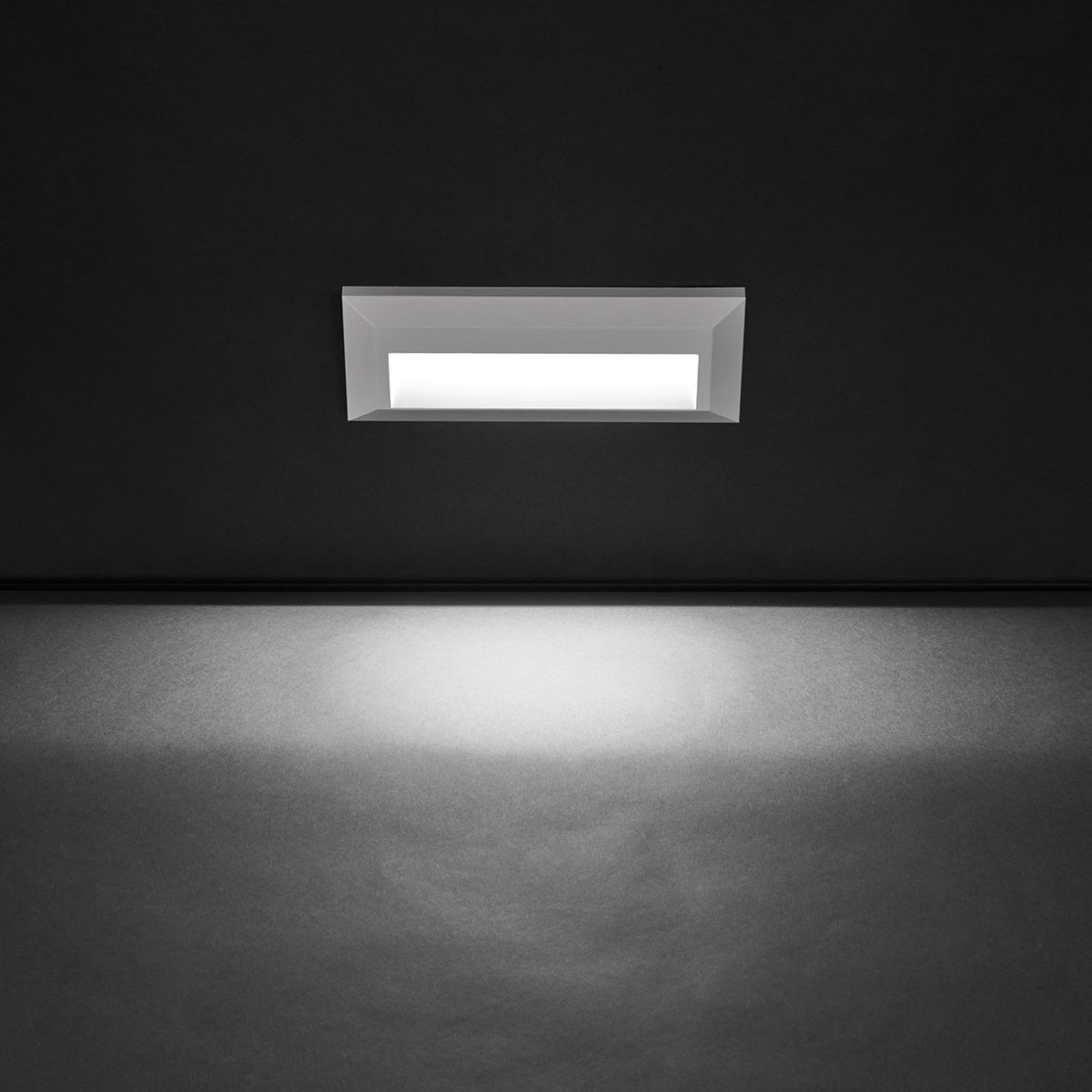 Candeeiro de parede exterior LED de feixe largo Kössel