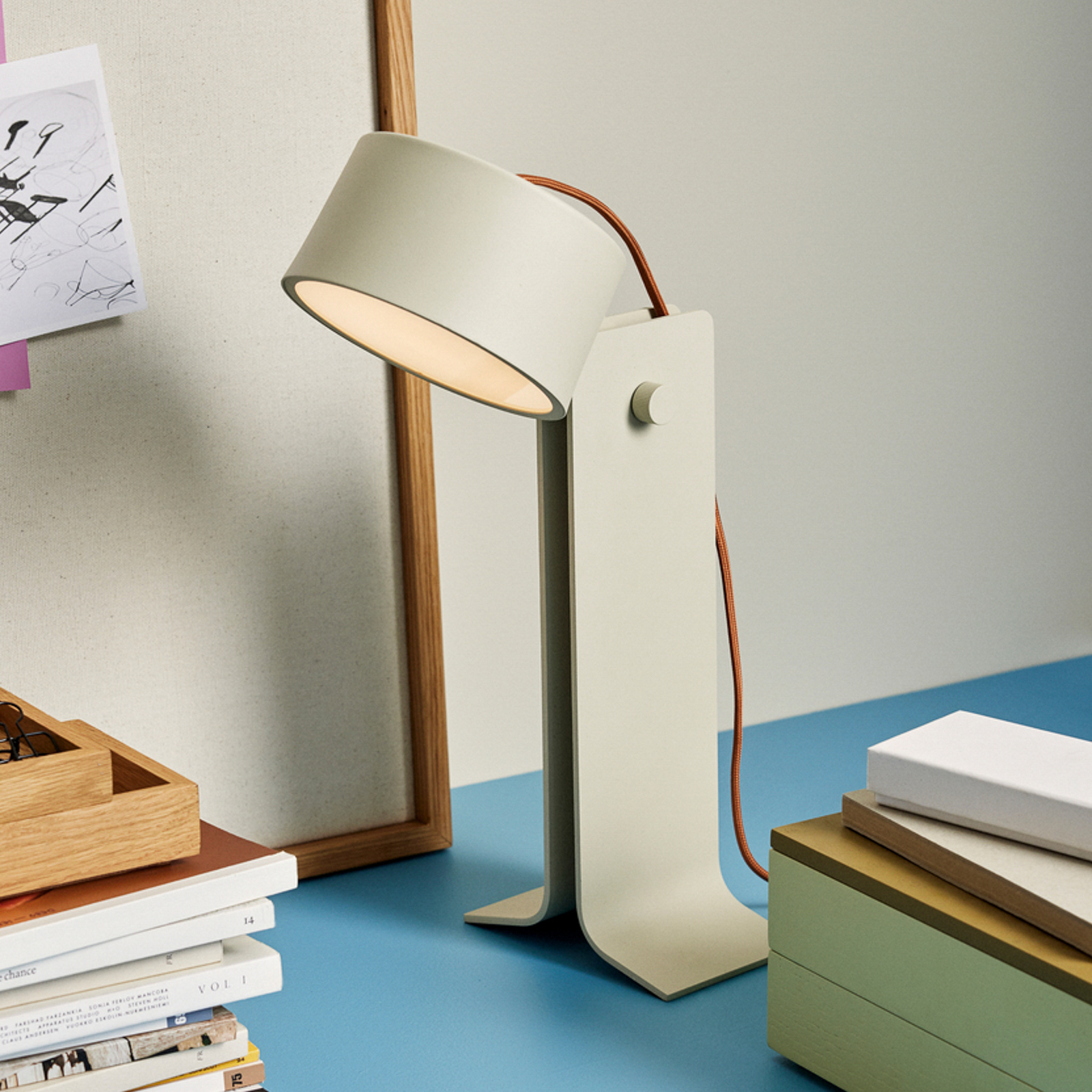Crea Stolní Lampa Sand/Orange - Hübsch