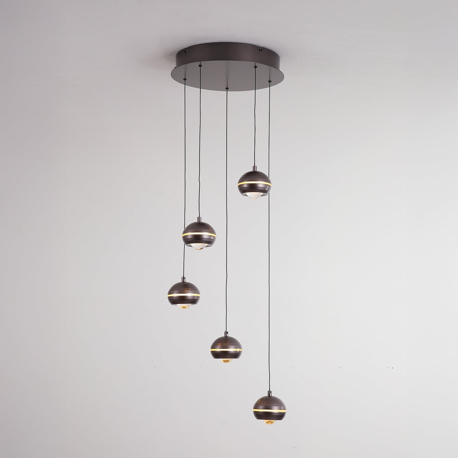 LED-Hängelampe Meteor 5-fl. rund CCT, nickel schwarz, Metall LED-Hängelampe Meteor 5-fl. rund CCT, nickel schwarz, Metall